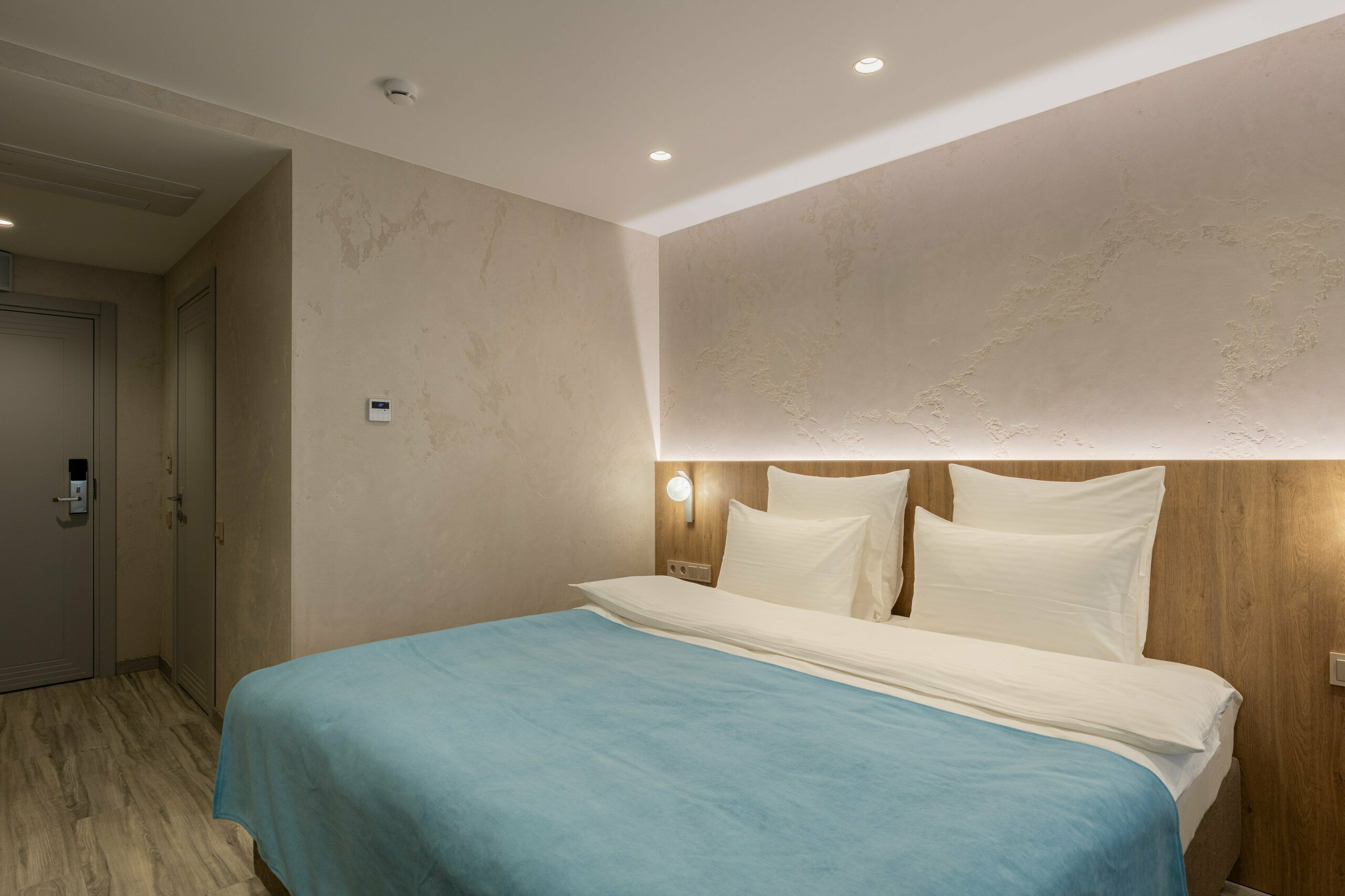 Улучшенный номер с кроватью размера «king-size» или 2 отдельными кроватями