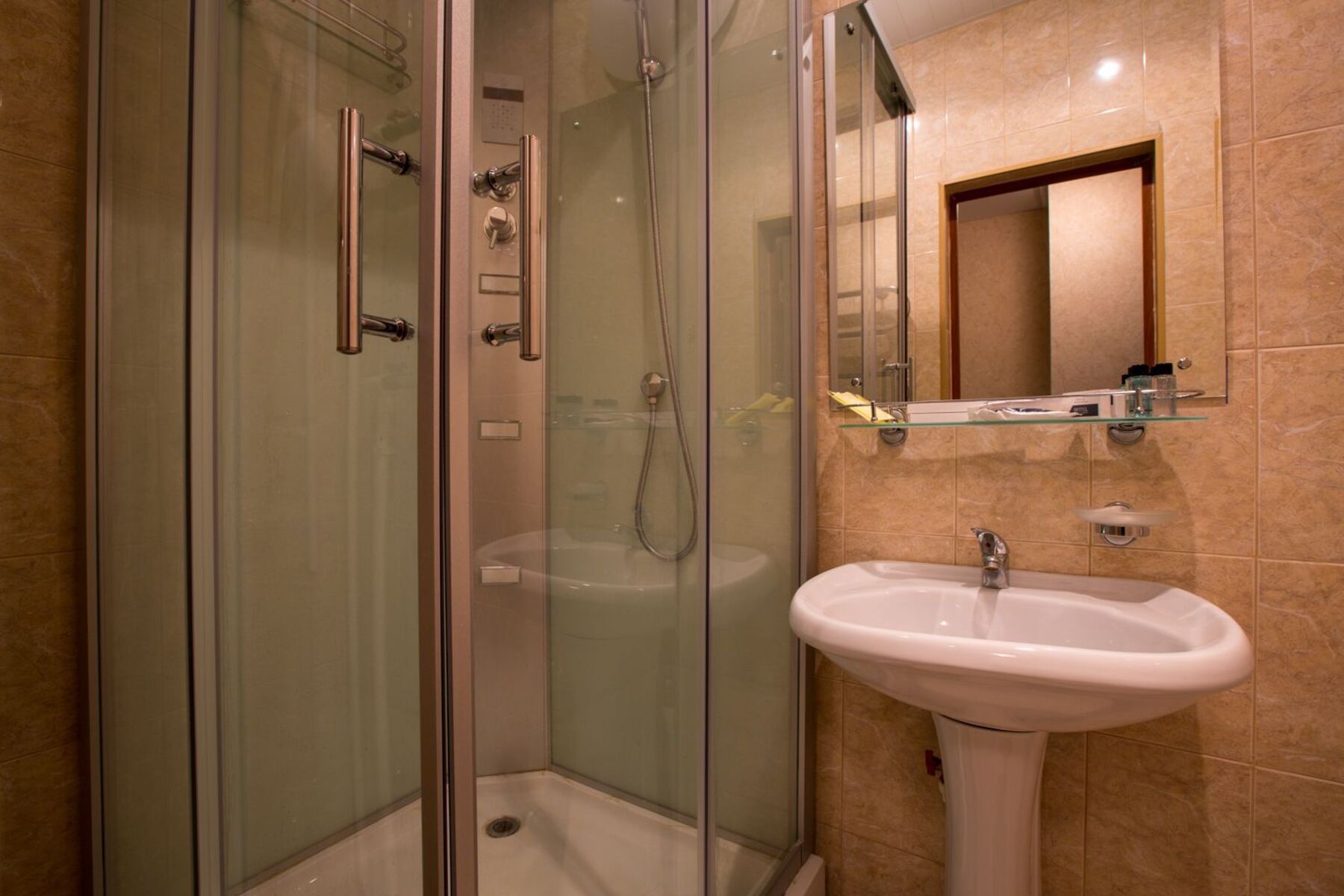 Стандартный двухместный номер с 1 кроватью или 2 отдельными кроватями и балконом