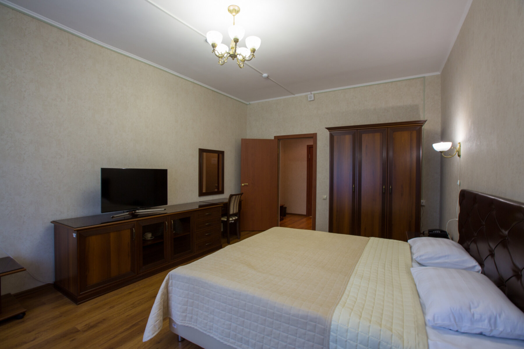 Улучшенный двухместный номер с 2 отдельными кроватями