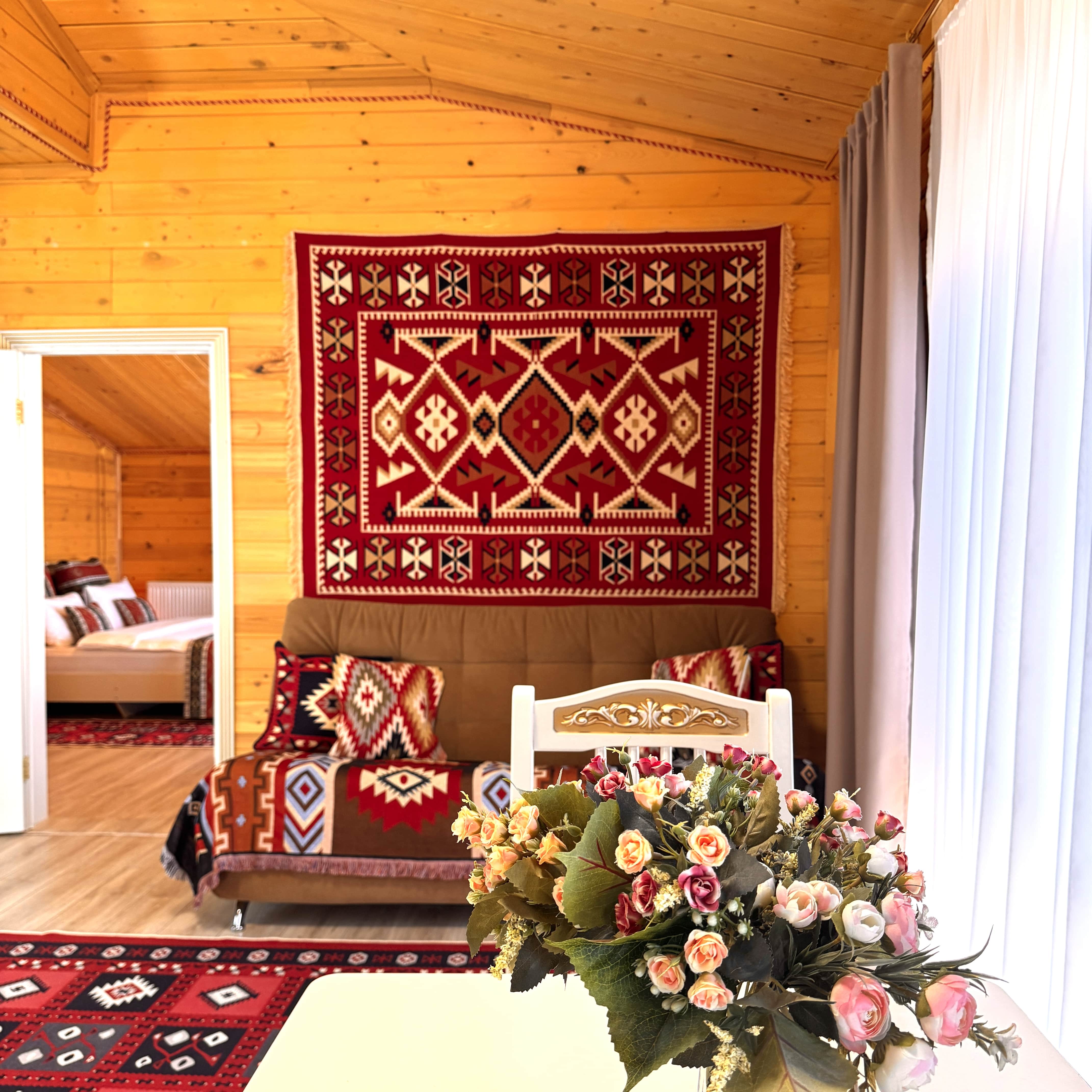 Трехкомнатный улучшенный комфорт с видом на горы | 3 этаж