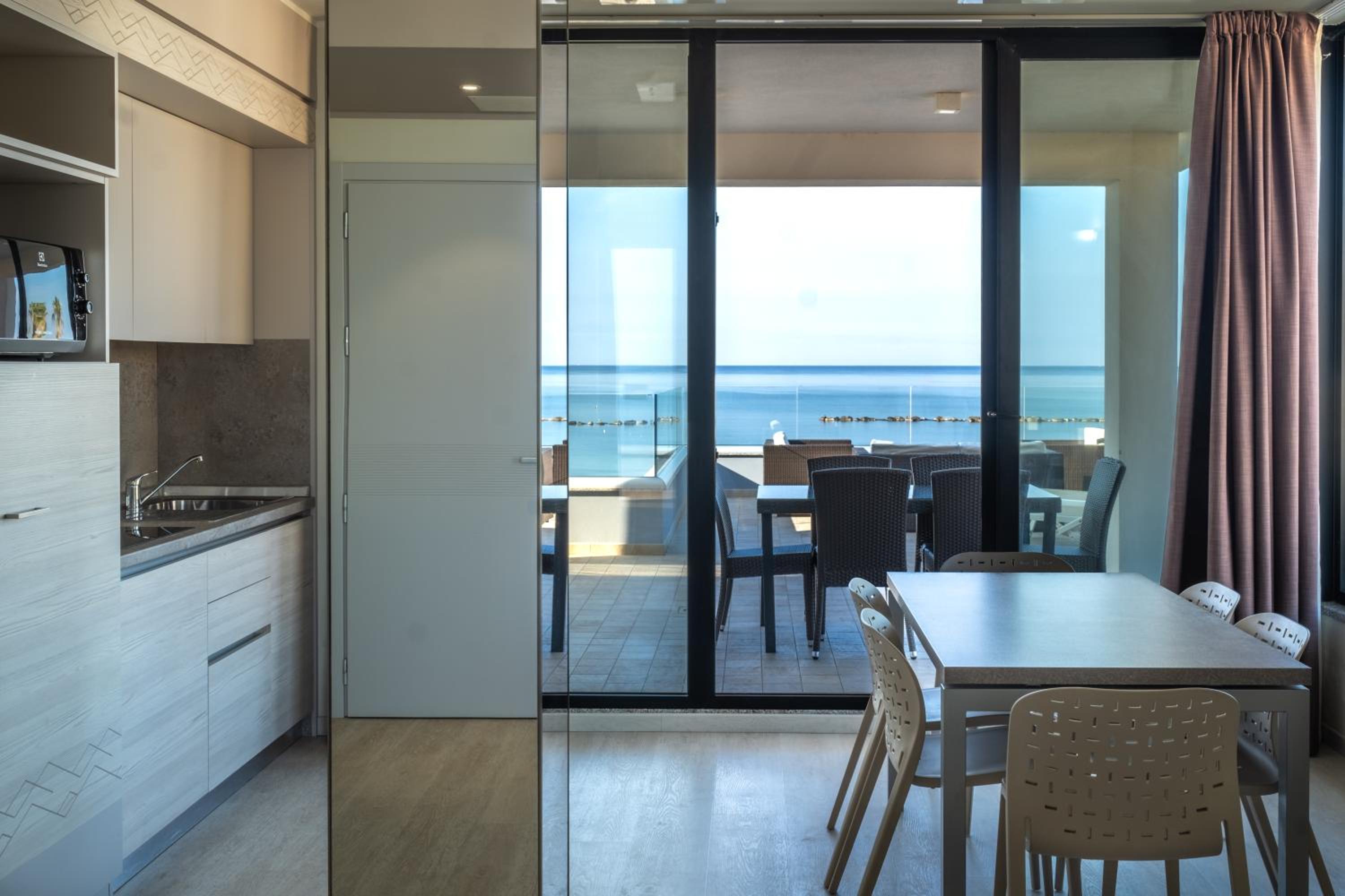 Superior Two-Bedroom Apartment with Terrace and Sea View
