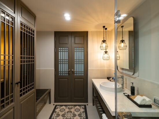 Deluxe Pool View Room Double Bed