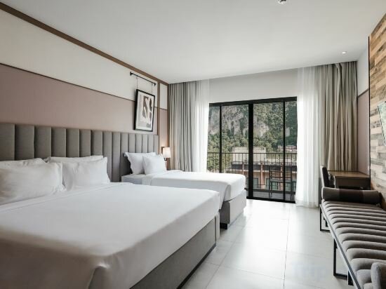 Deluxe Room With Cliff View