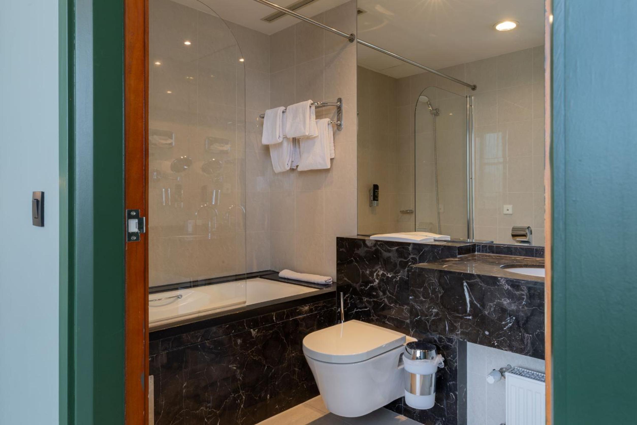 Deluxe Junior Suite
