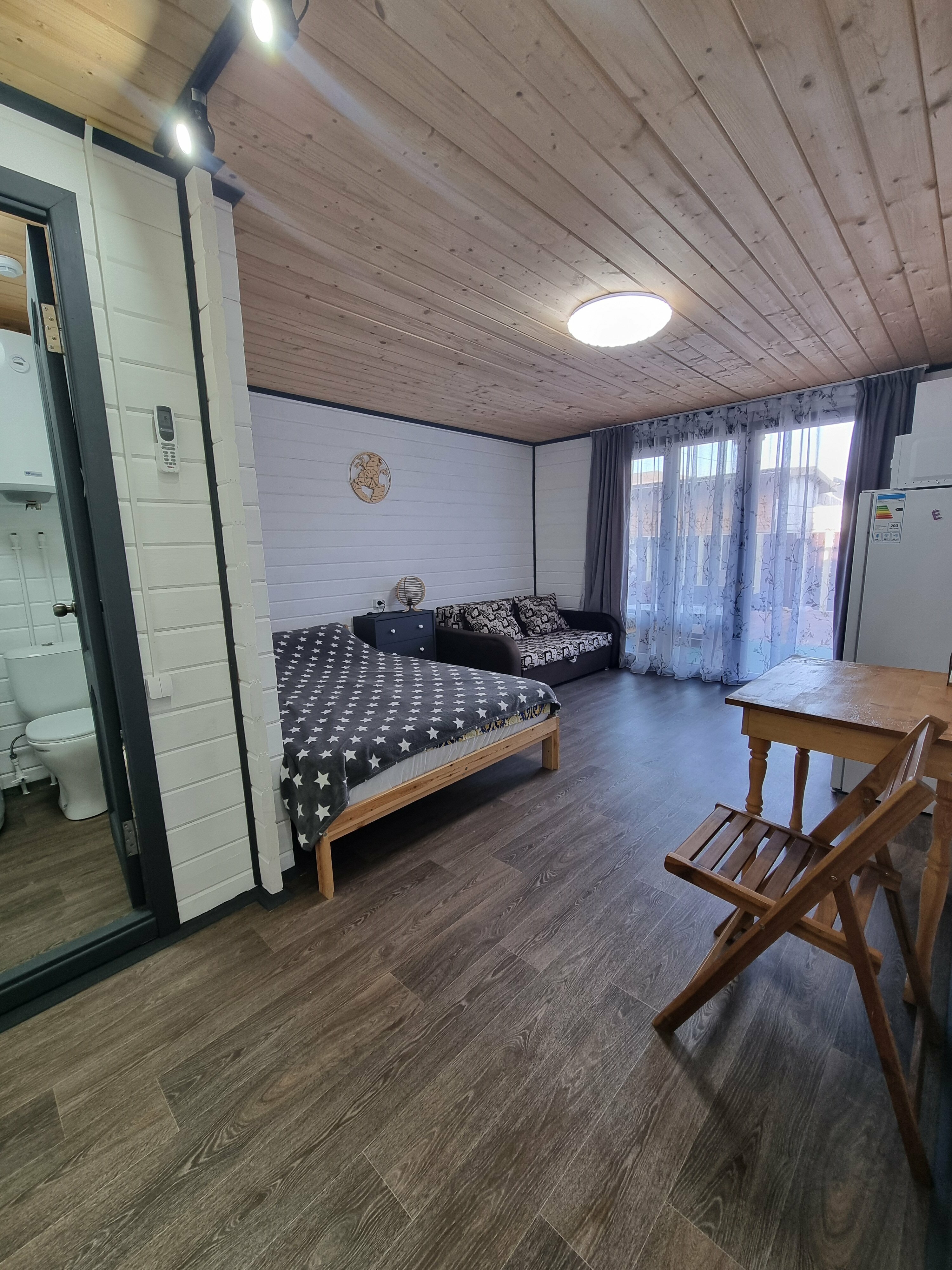 Домики с видом на двор