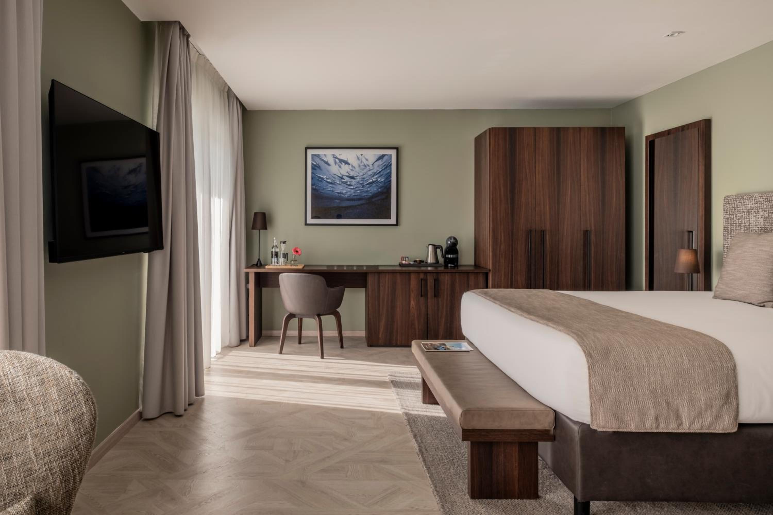 Deluxe Suite with Sea View