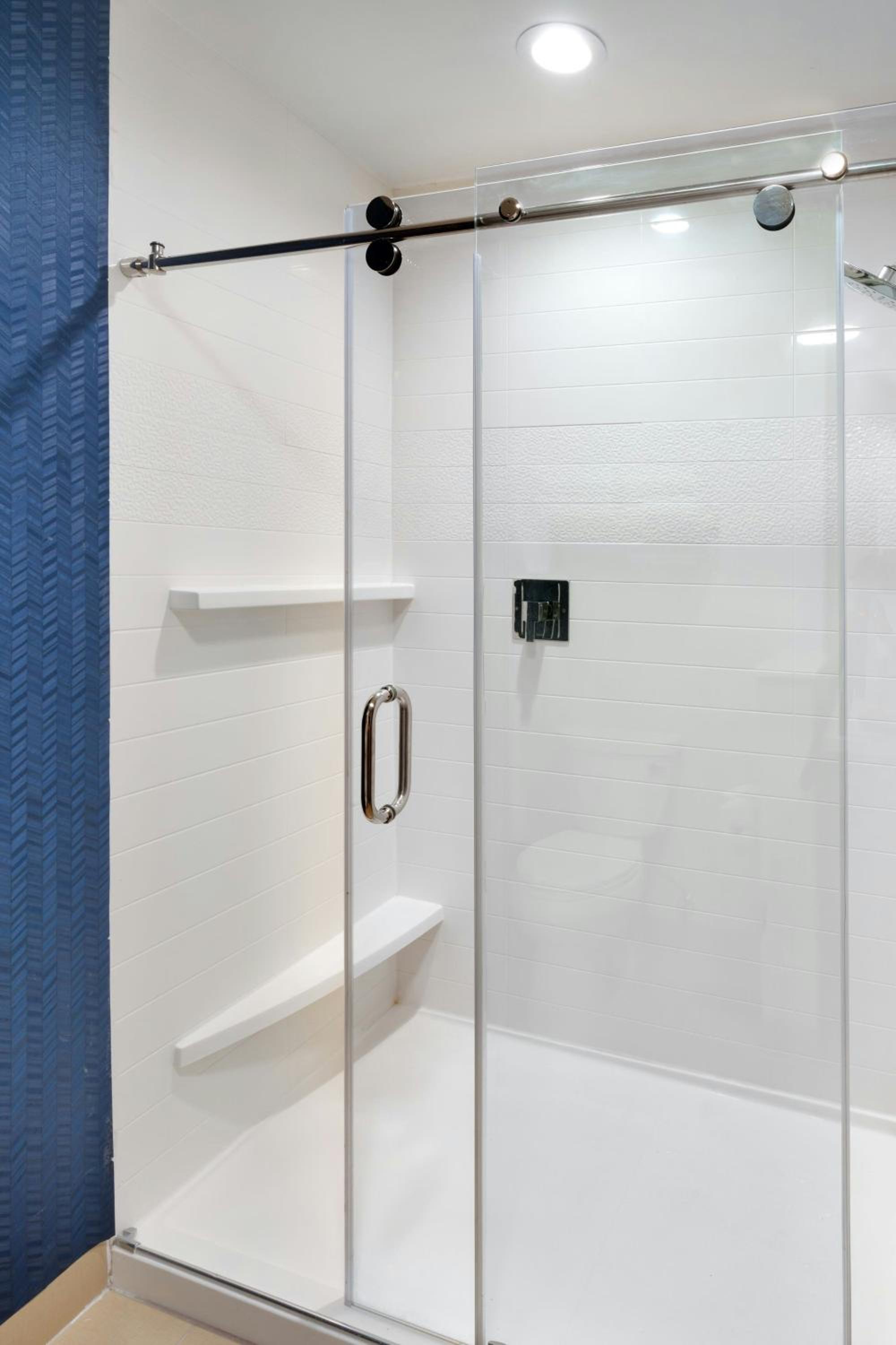 King Room with Roll-in Shower - Mobility and Hearing Accessible