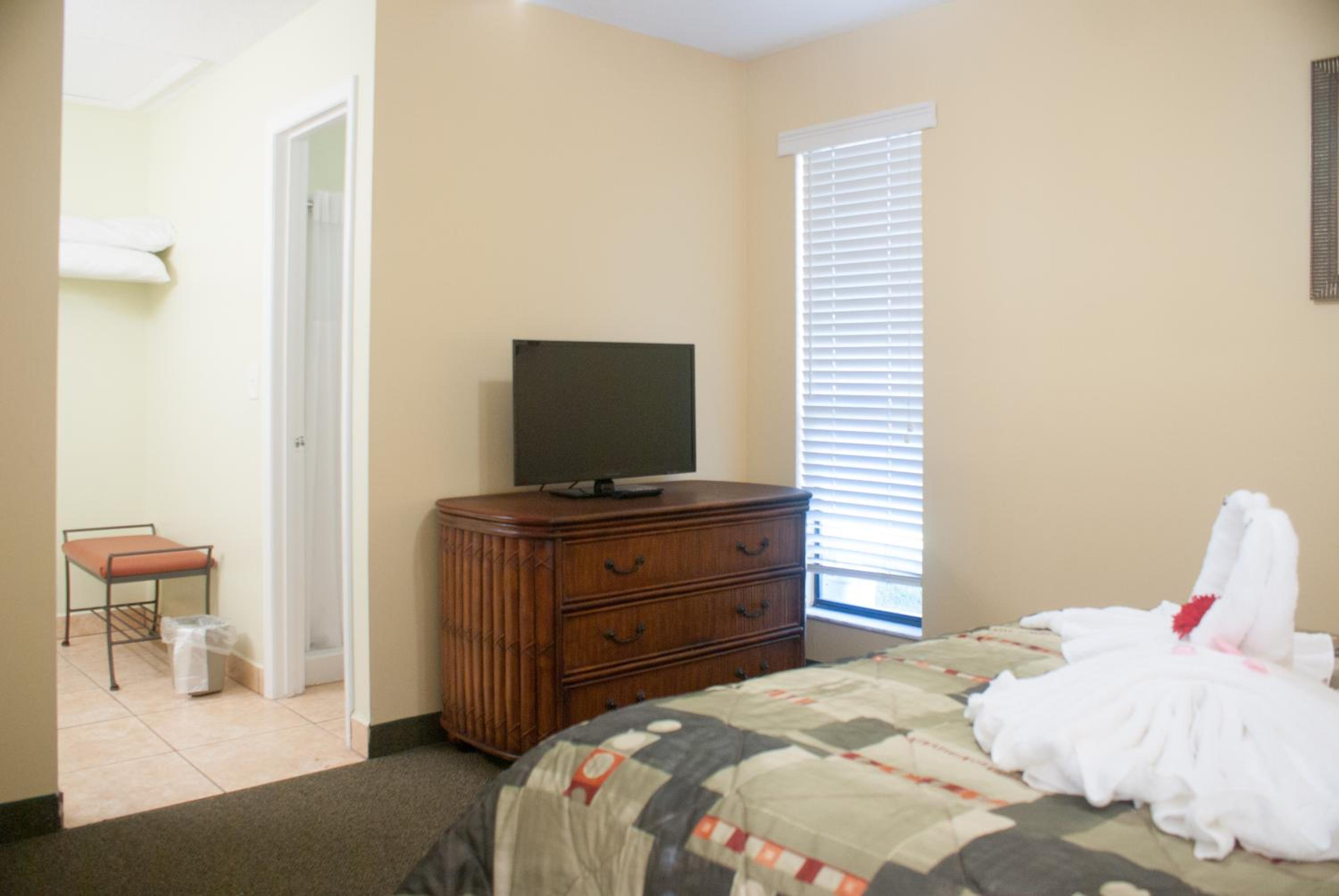 Deluxe Two-Bedroom Apartment