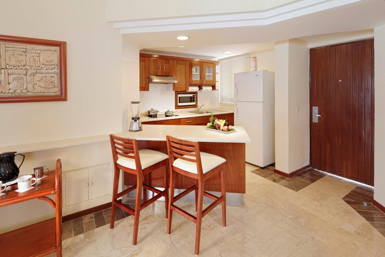 Family Ocean Front Premium Level (2 adults + 1 Child)