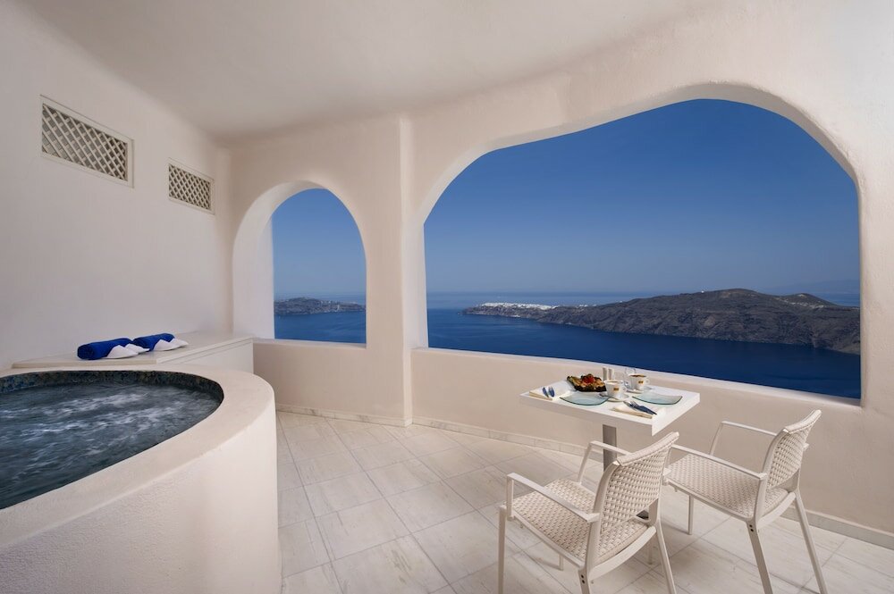 Superior Suite, Hot Tub, Caldera View