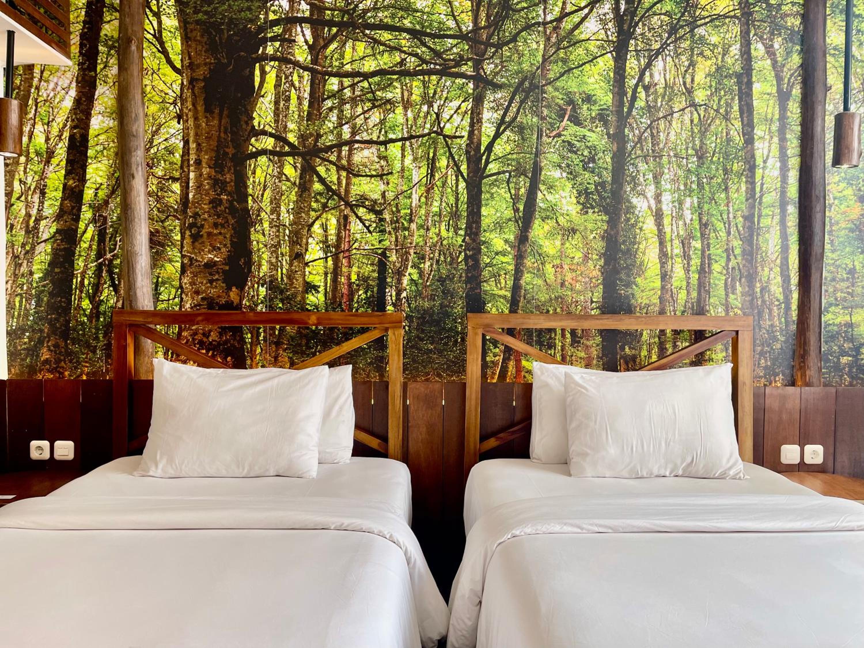 Autumn Deluxe Room - Twin Bed