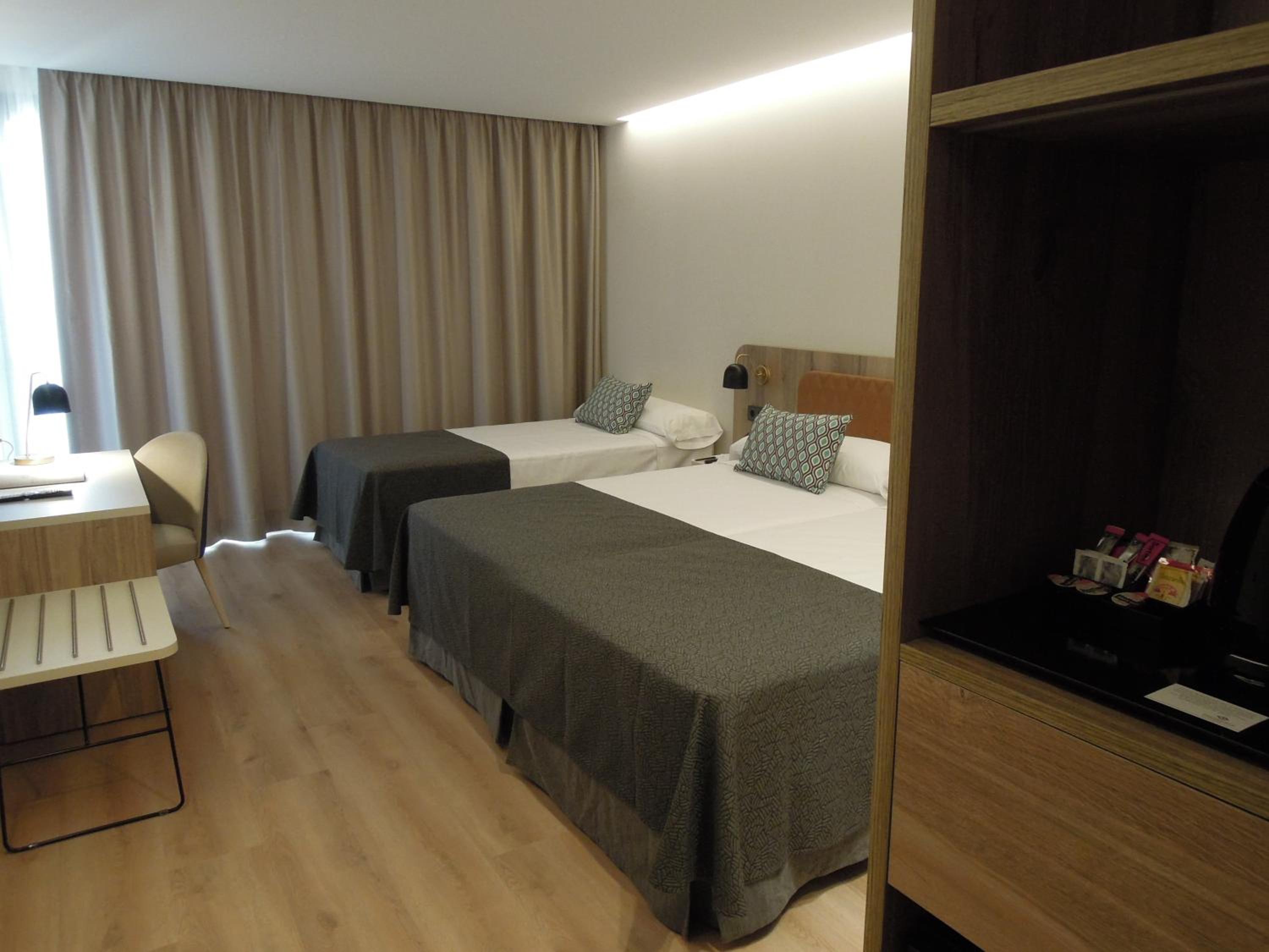 Triple Room with City View (2 Adults + 1 Child)