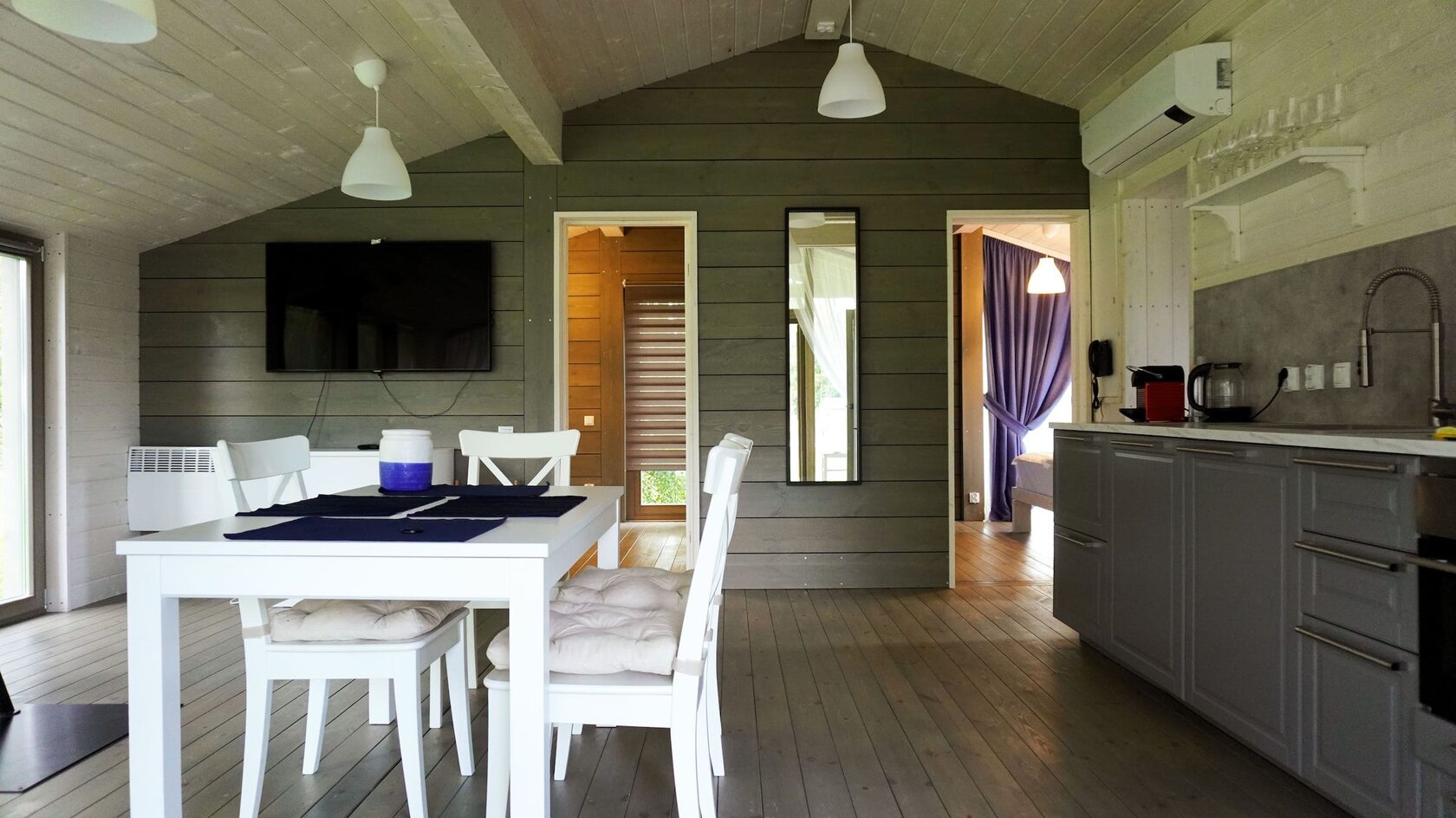 Коттедж с видом на лес