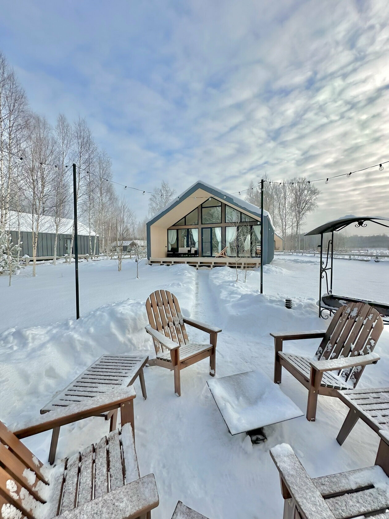 Коттедж с видом на лес