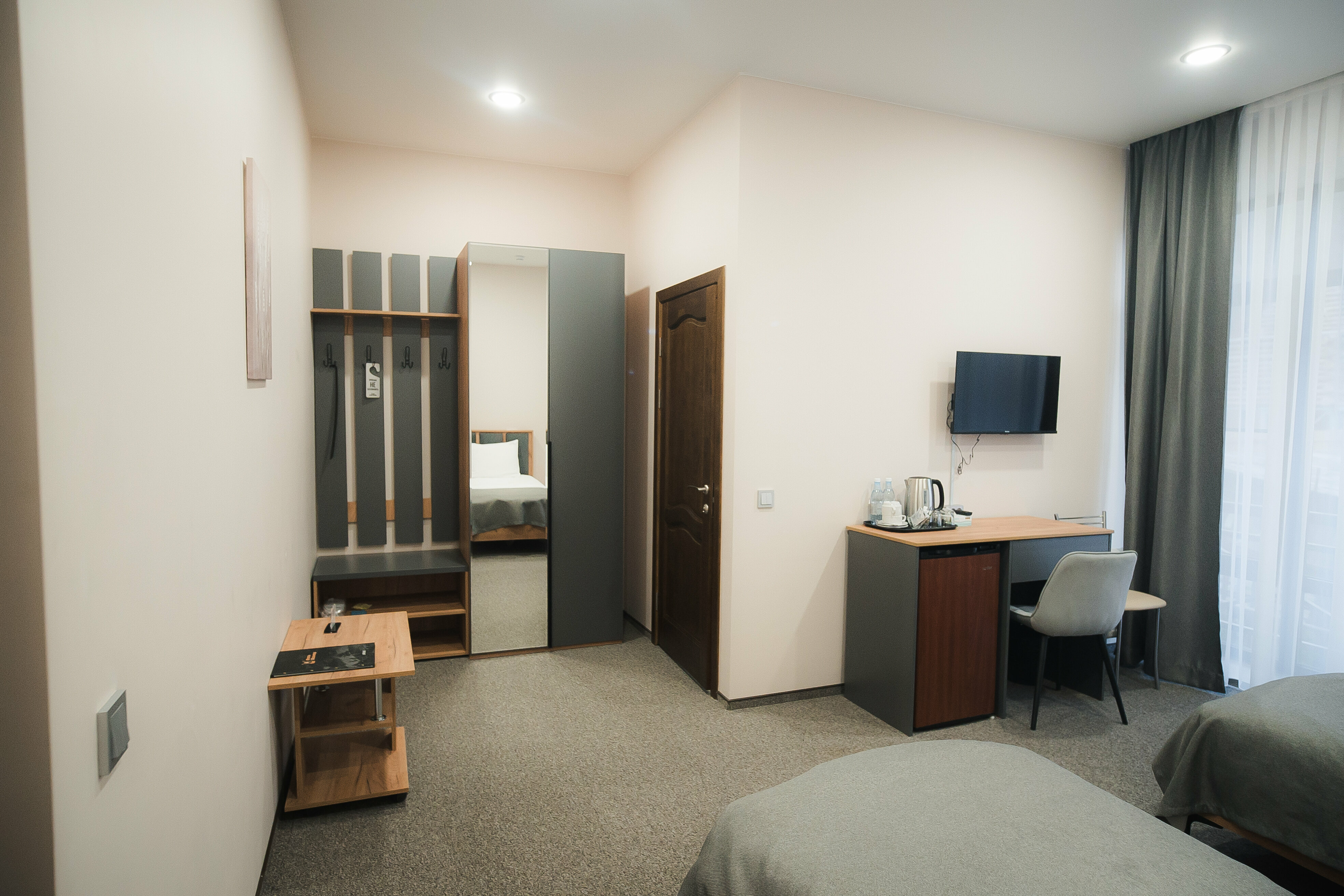 Просторный двухместный номер с 2 отдельными кроватями