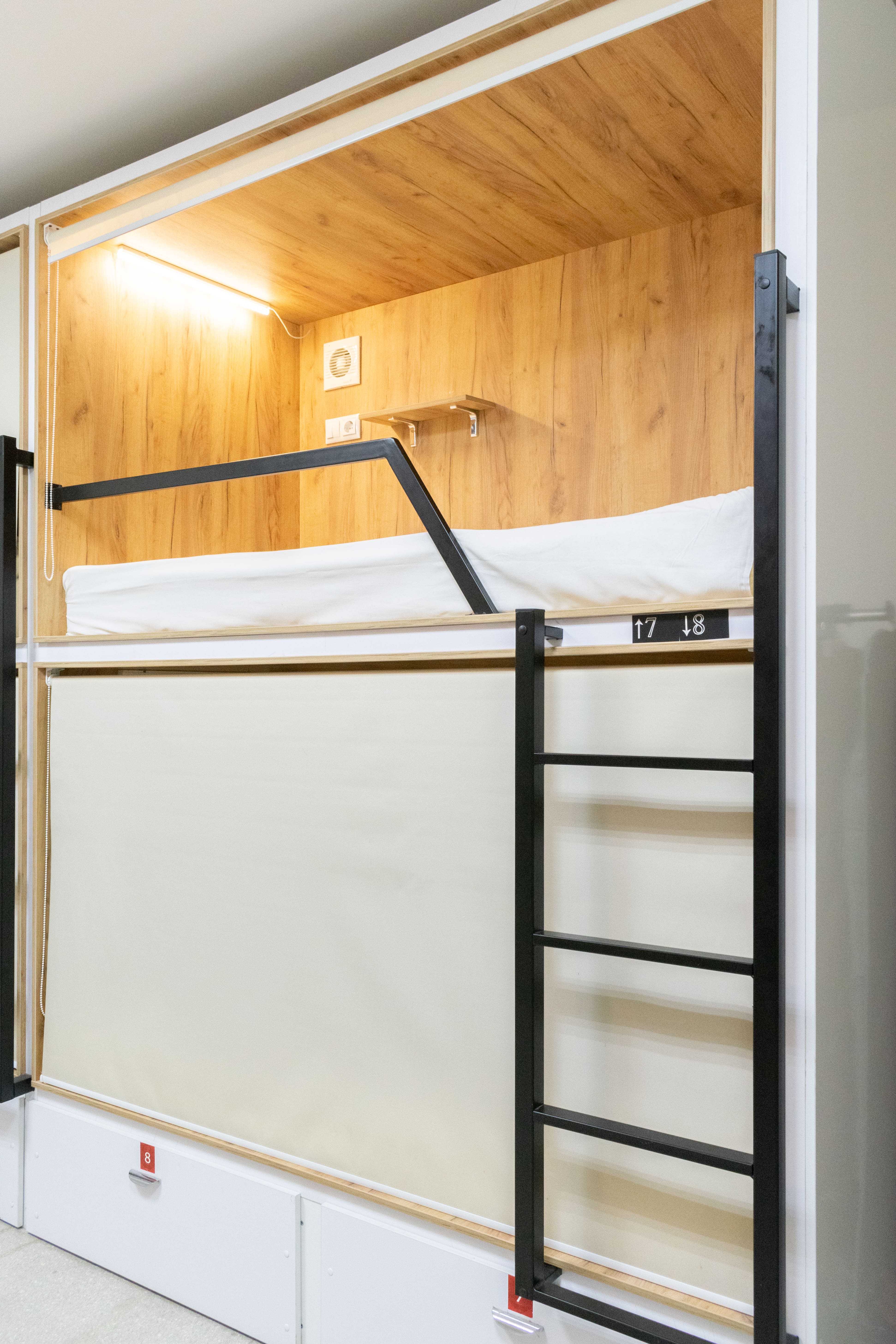 Кровать в общем номере для мужчин