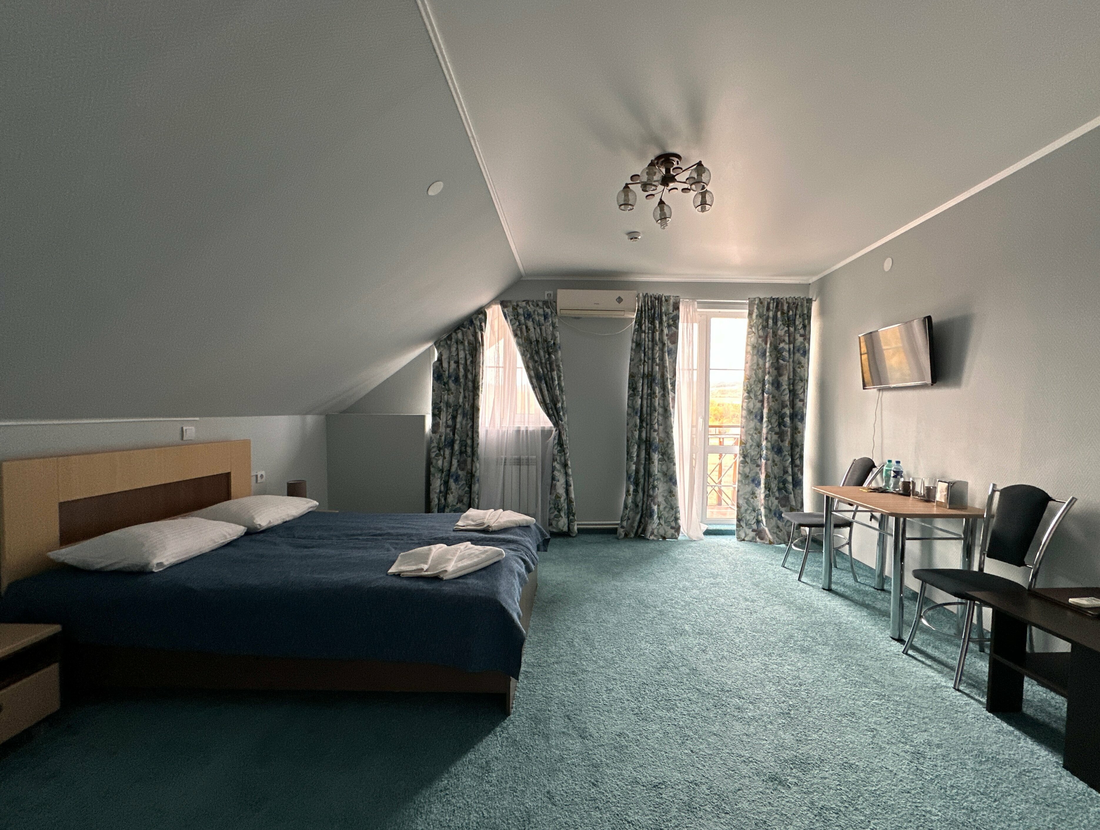 Джуниор сюит c балконом