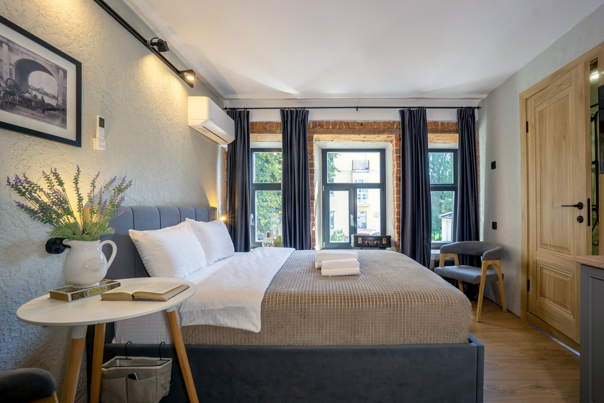 Однокомнатные апартаменты люкс с видом во двор