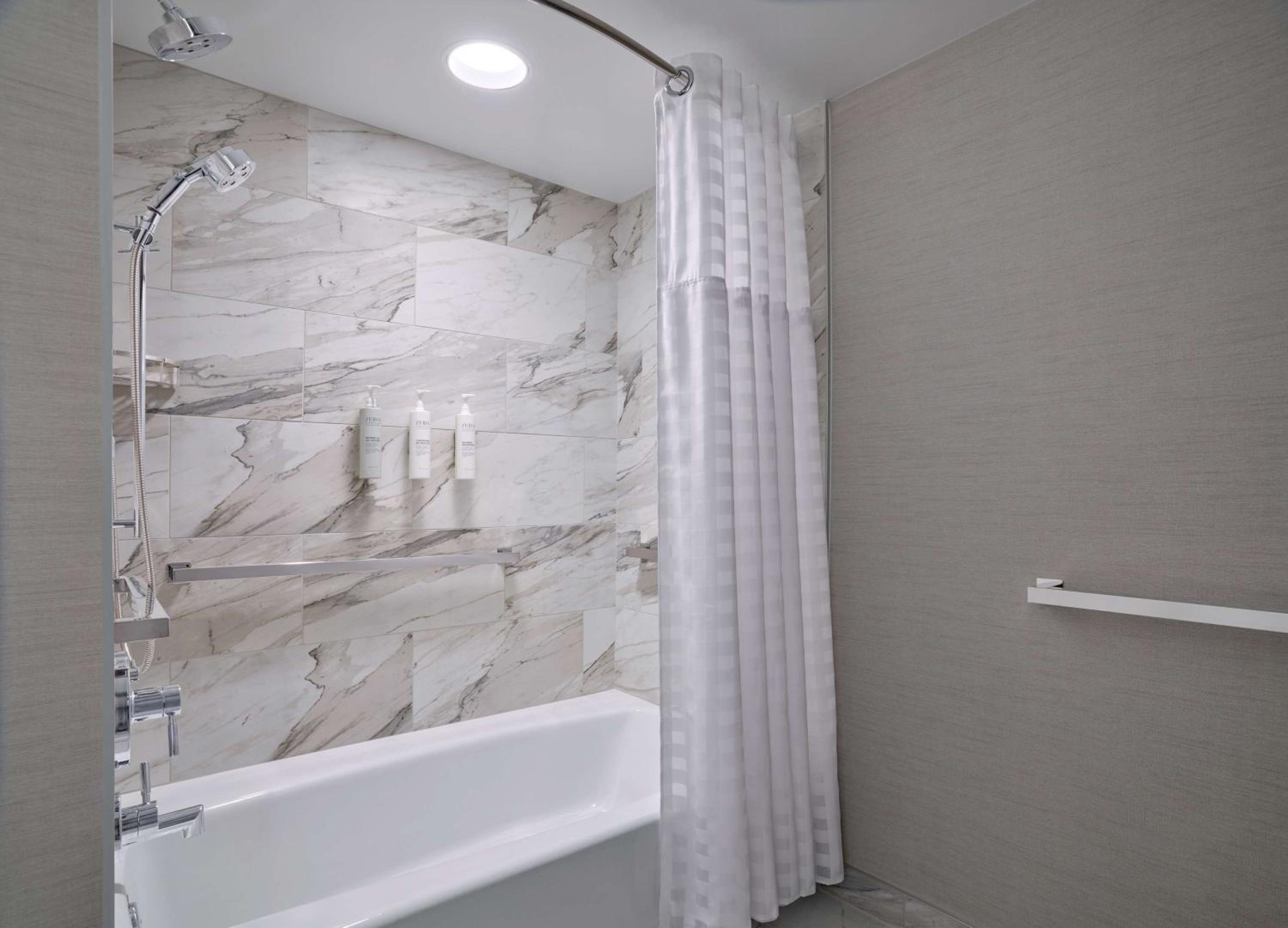 King Room - Mobility Access/Non-Smoking