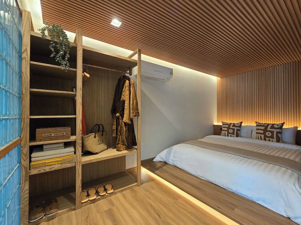 Family Beachfront Pool Villa