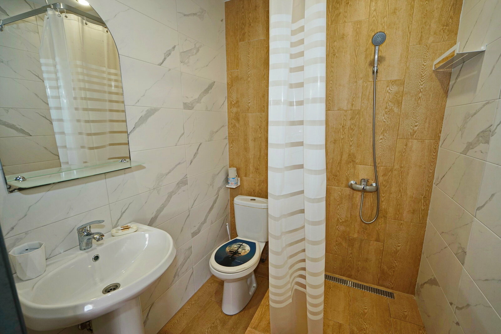 Большой двухместный номер с 1 кроватью