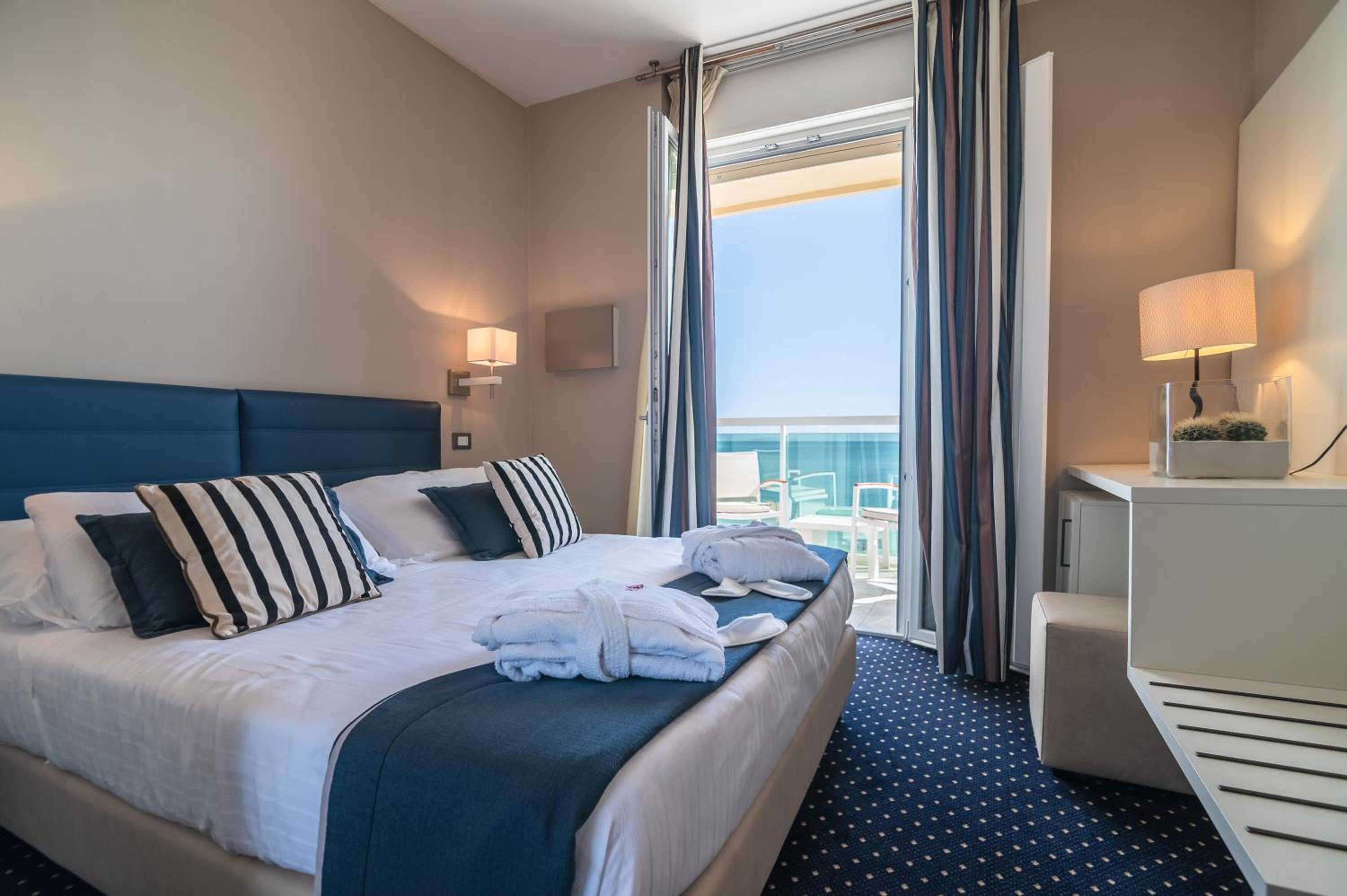 Comfort Double or Twin Room with Balcony and Sea View