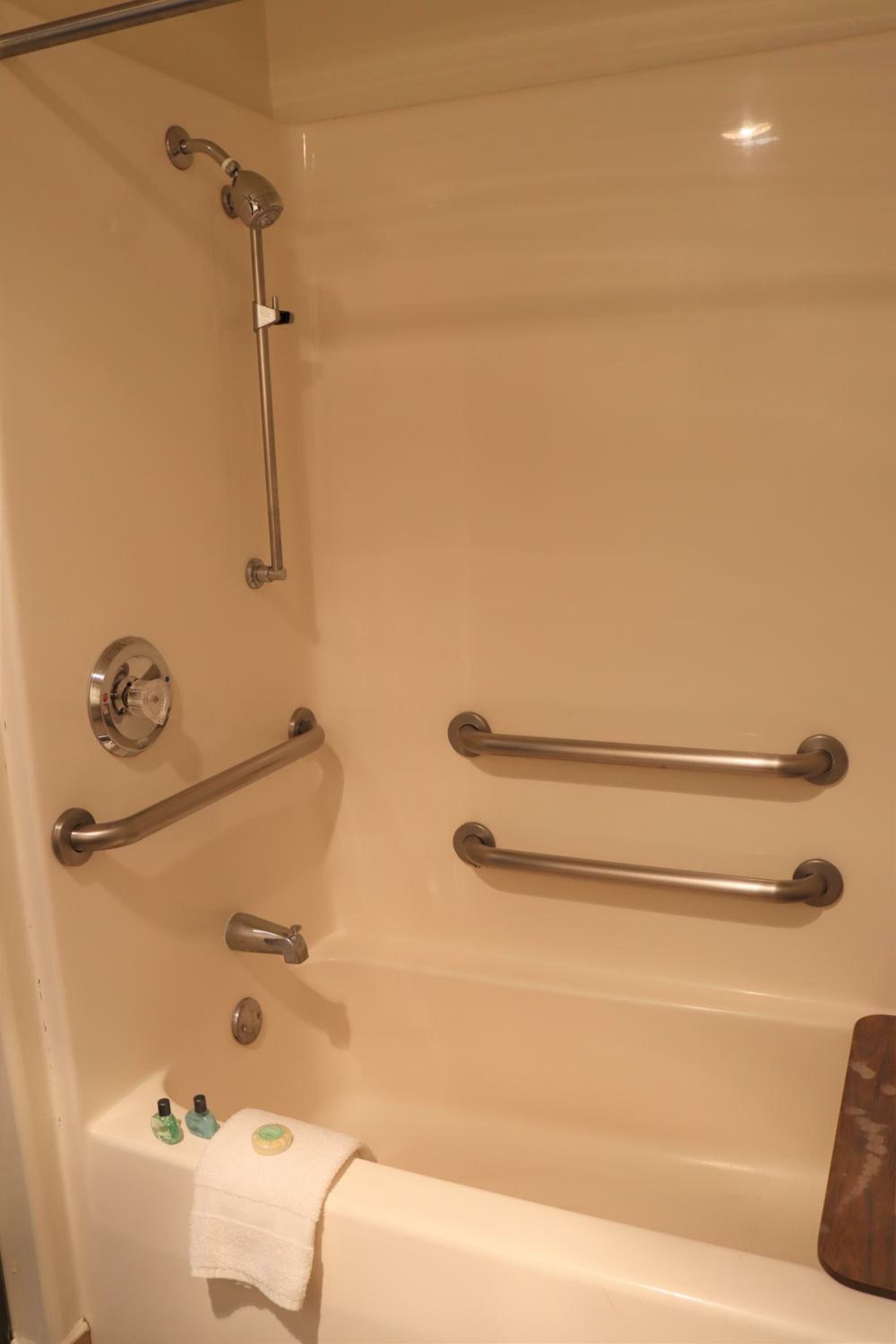 Queen Room - Disability Access