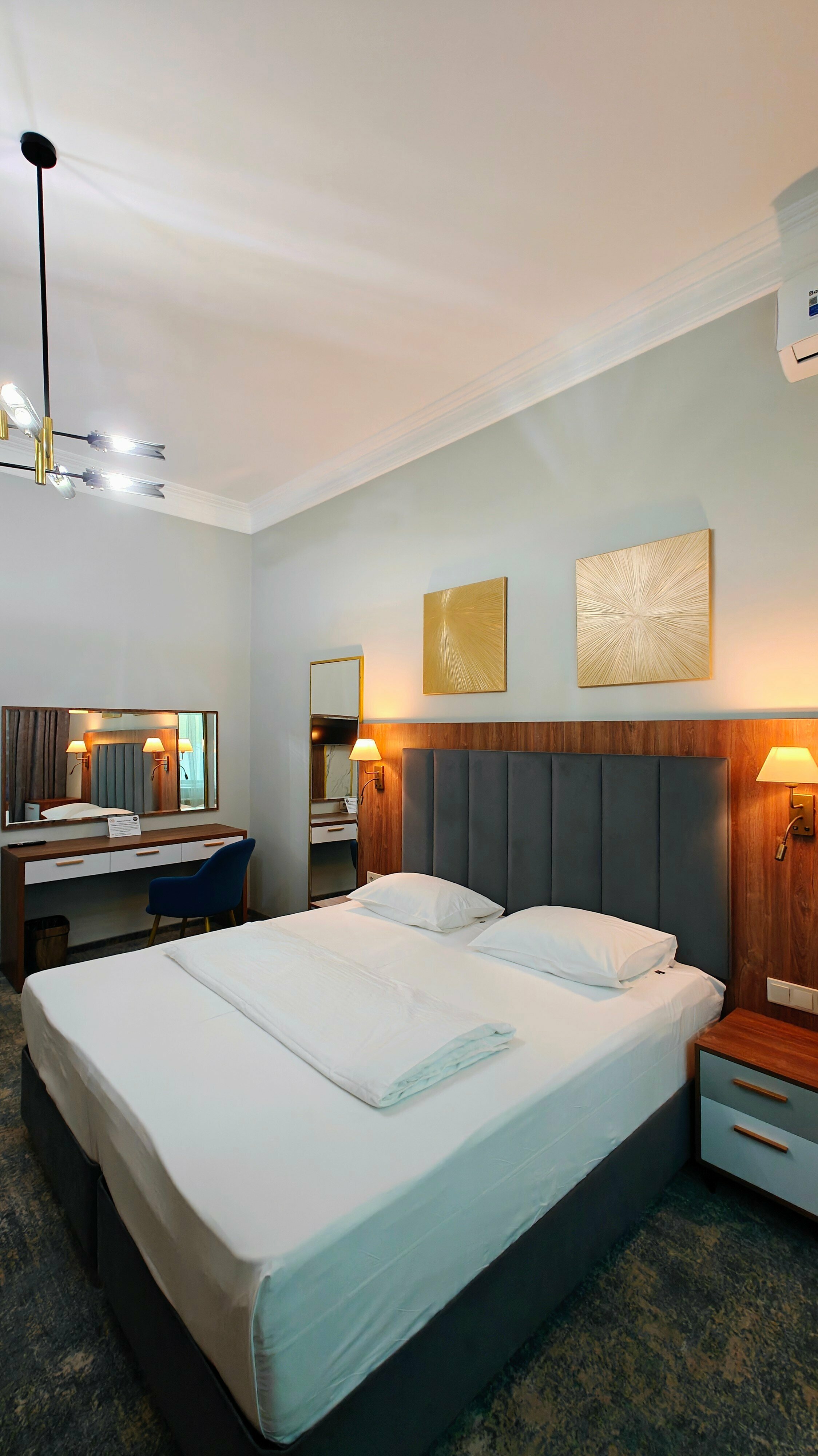 3 этаж I Двухкомнатный номер с двуспальными кроватями