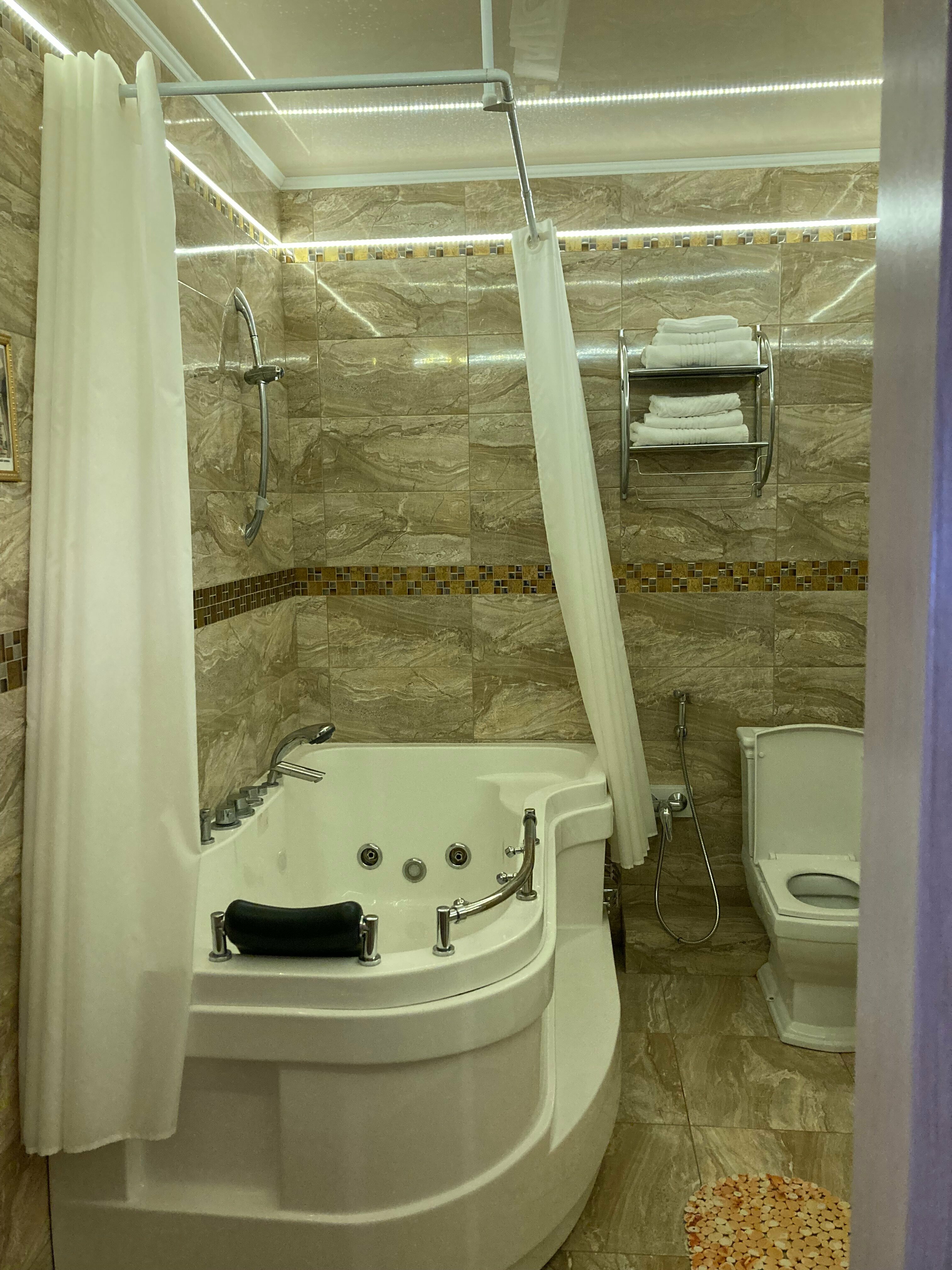 Люкс с гидромассажной ванной