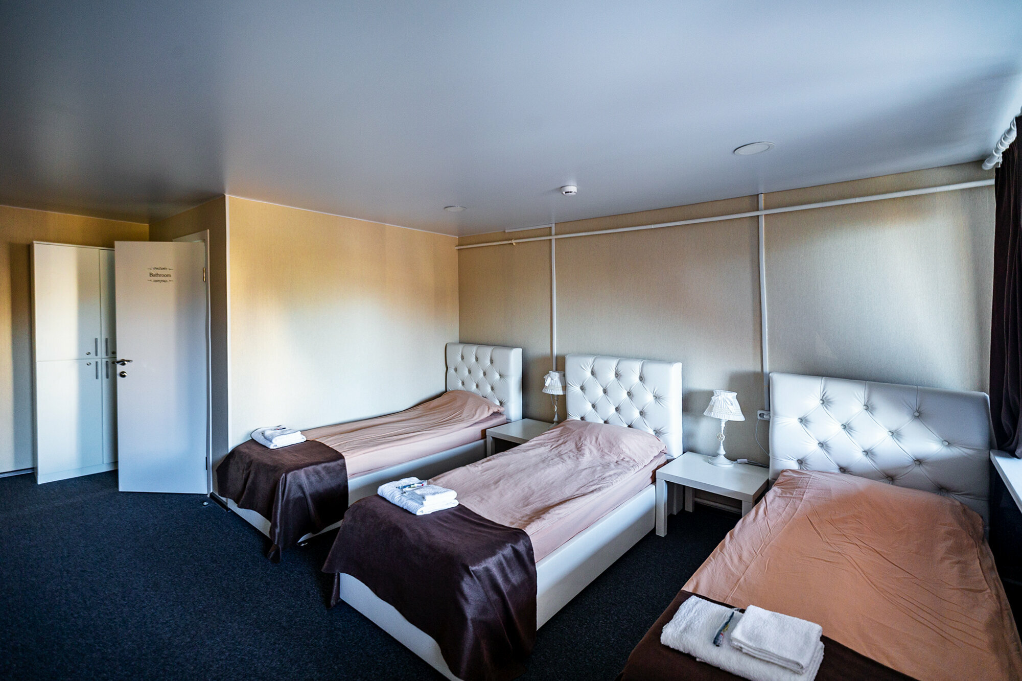 Четырехместный номер с душем