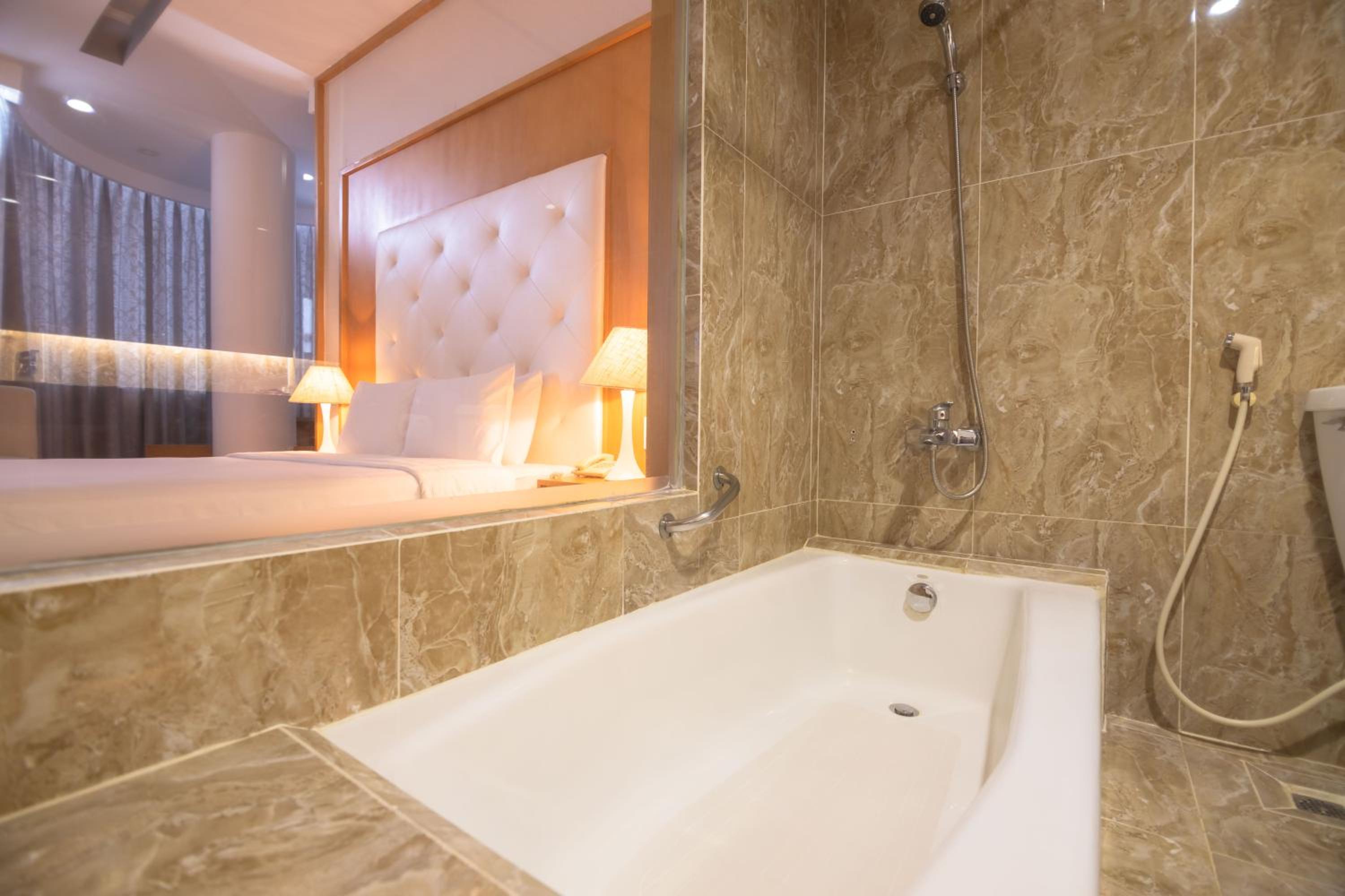 Deluxe Double or Twin Room with City View