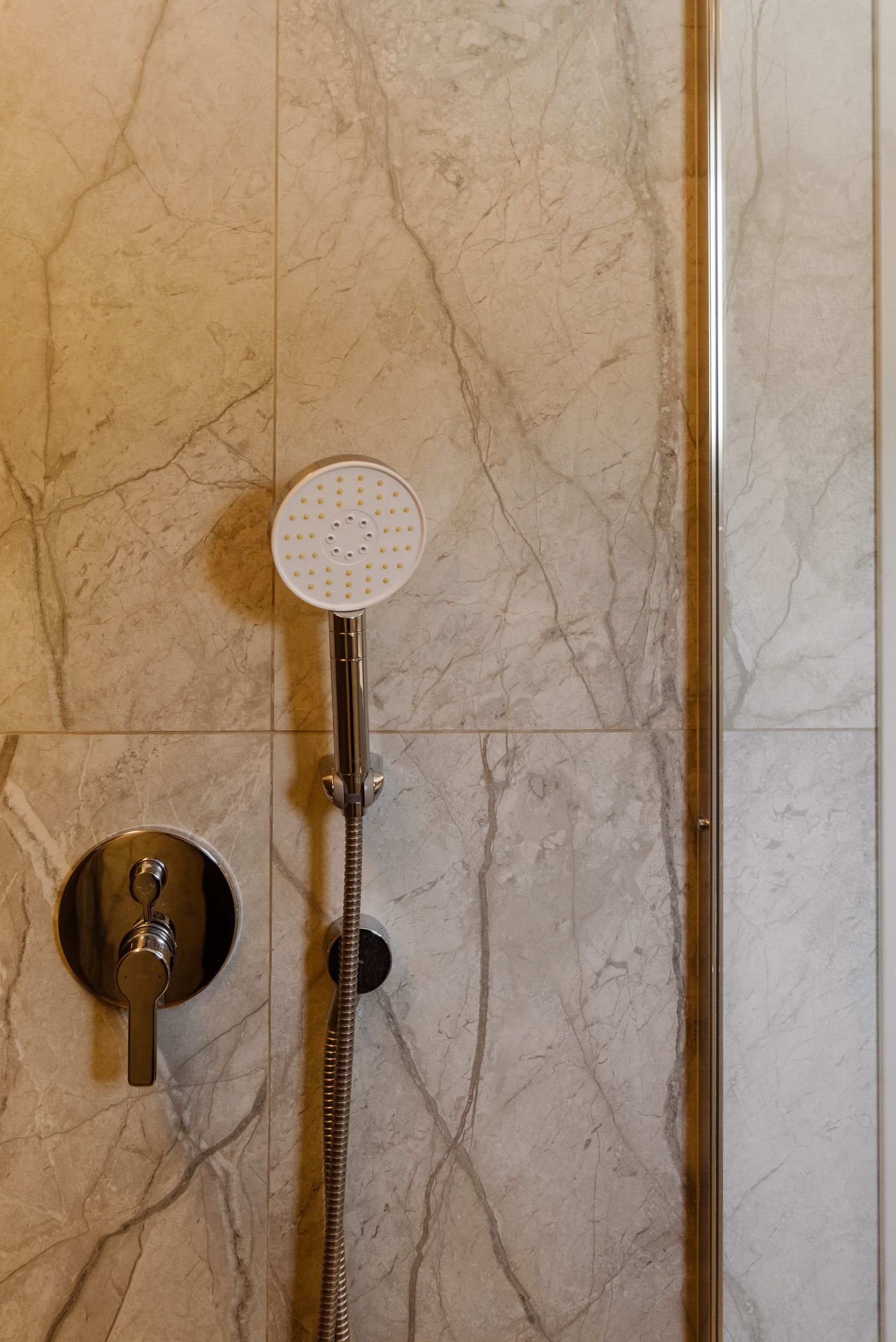 Дом у ручья