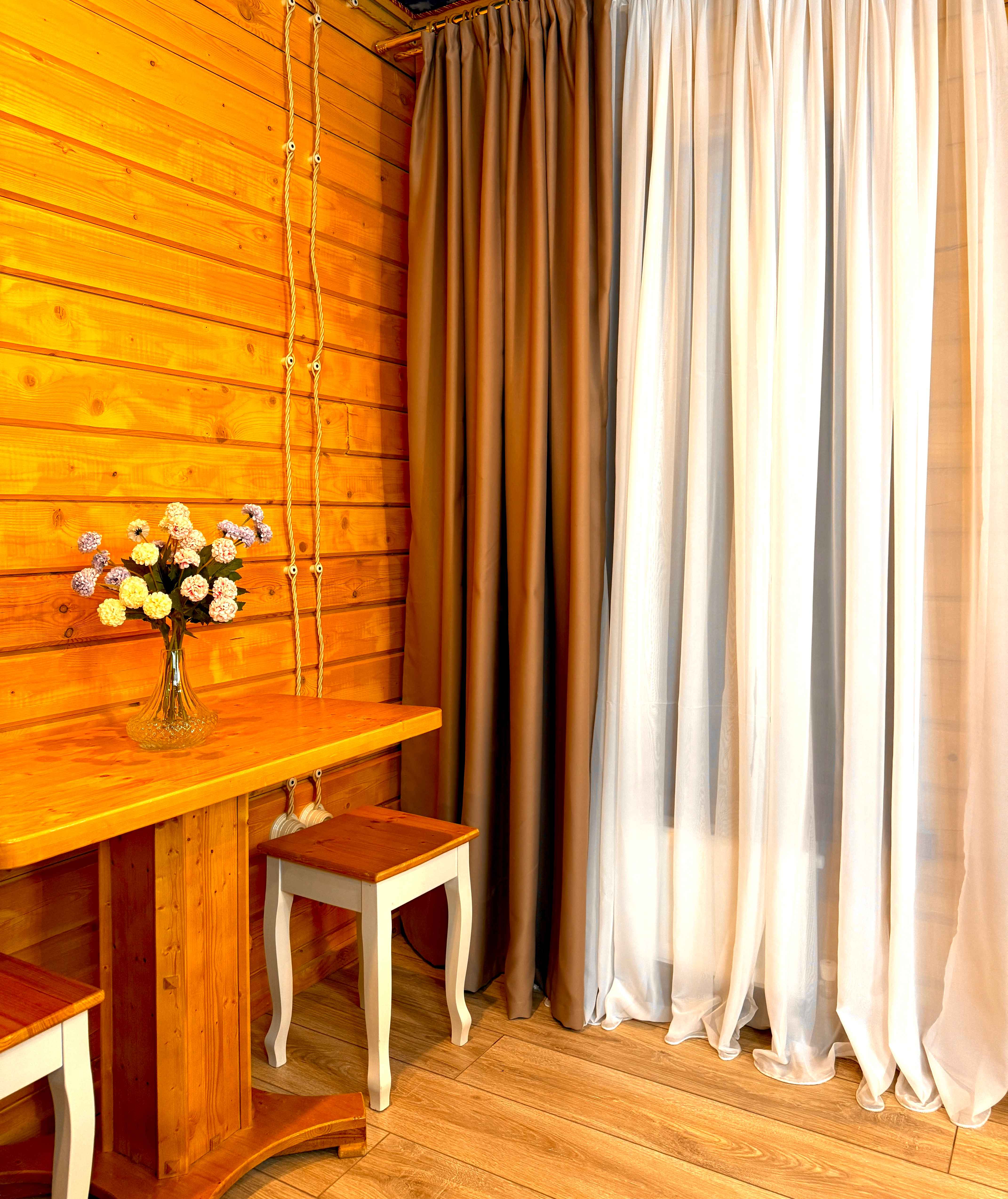 Двухместный комфорт с общей террасой и видом на горы | 2 этаж