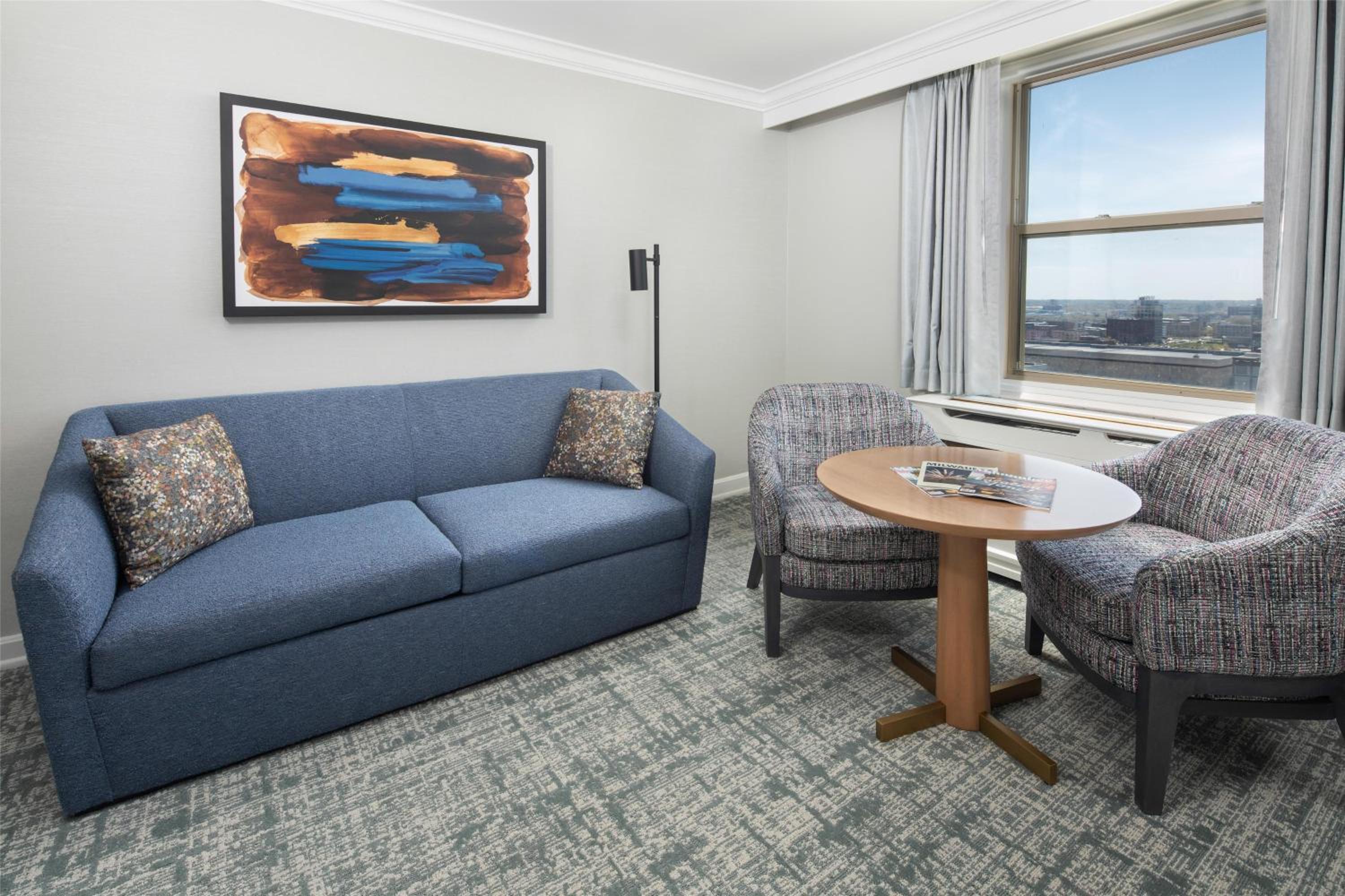 Superior King Room with Roll-In Shower - Mobility Access