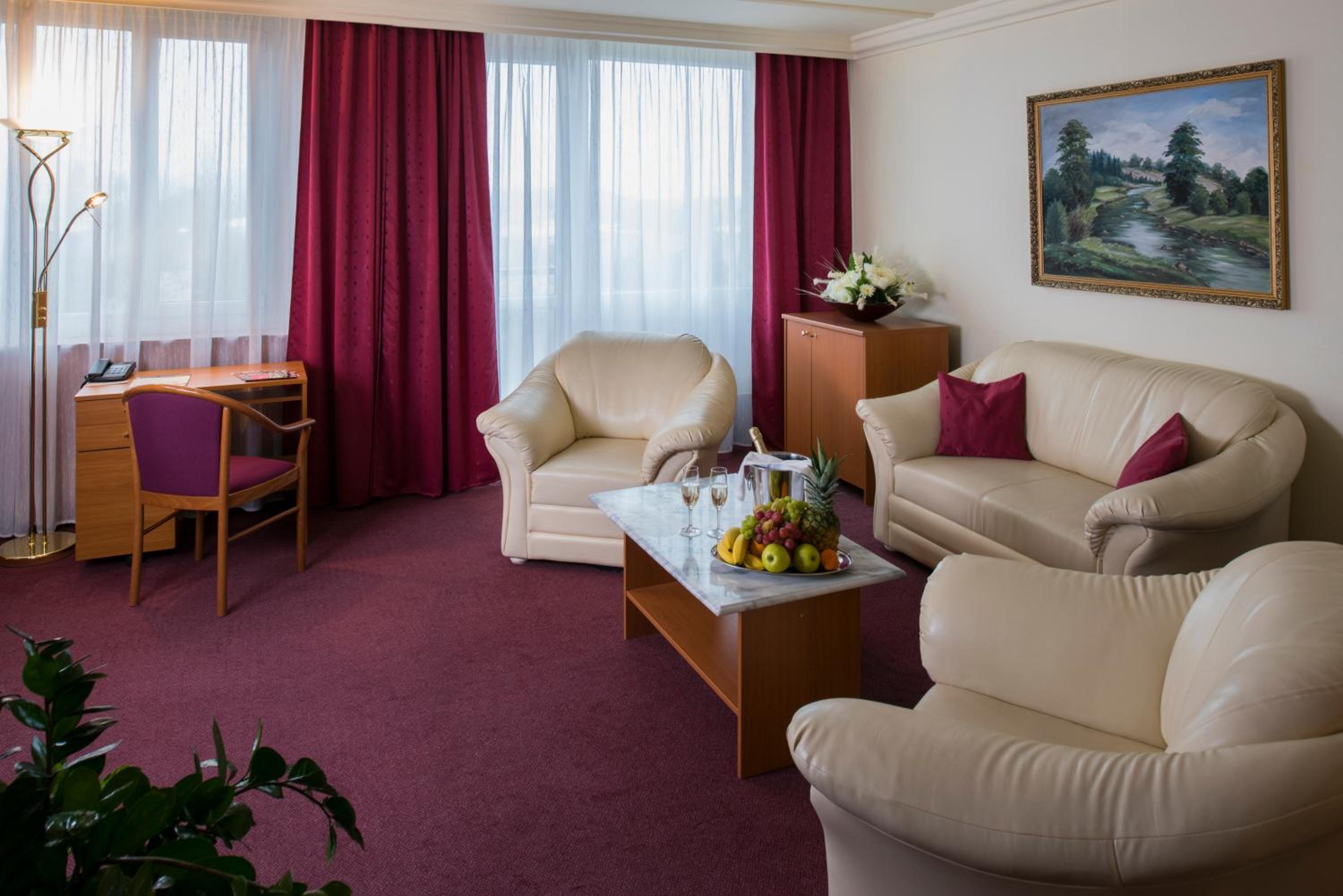 Business Suite with Free Parking and Wellness