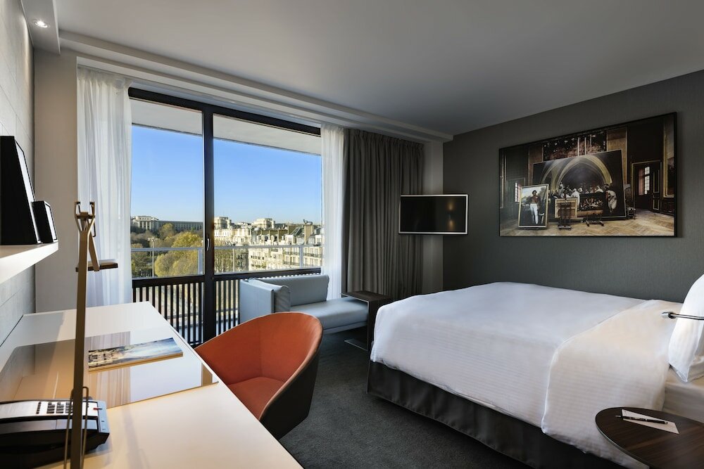 Deluxe Room, 1 King Bed, Balcony (Eiffel Tower View)