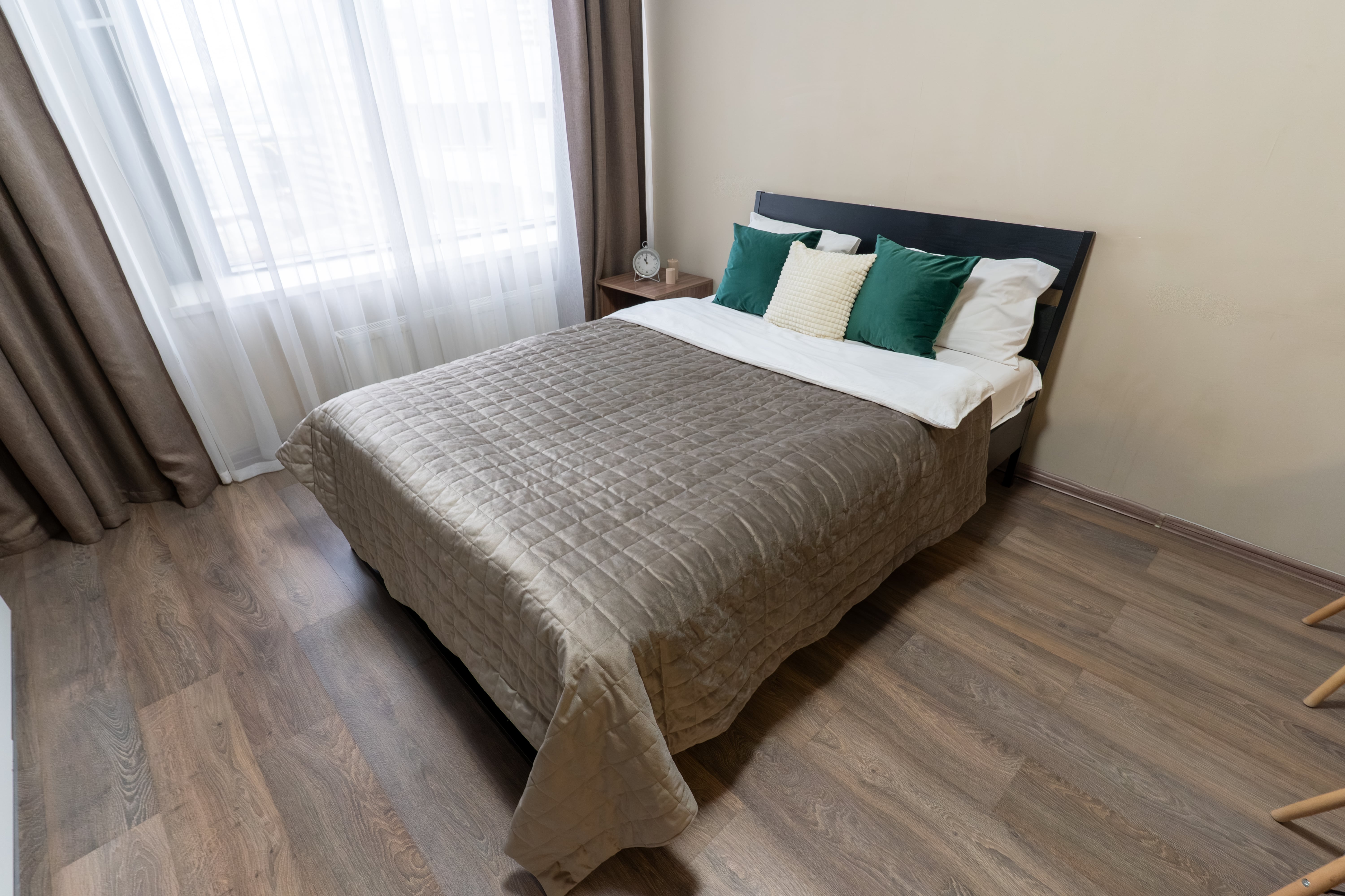 11. Четырёхместный номер с видом на город (20)