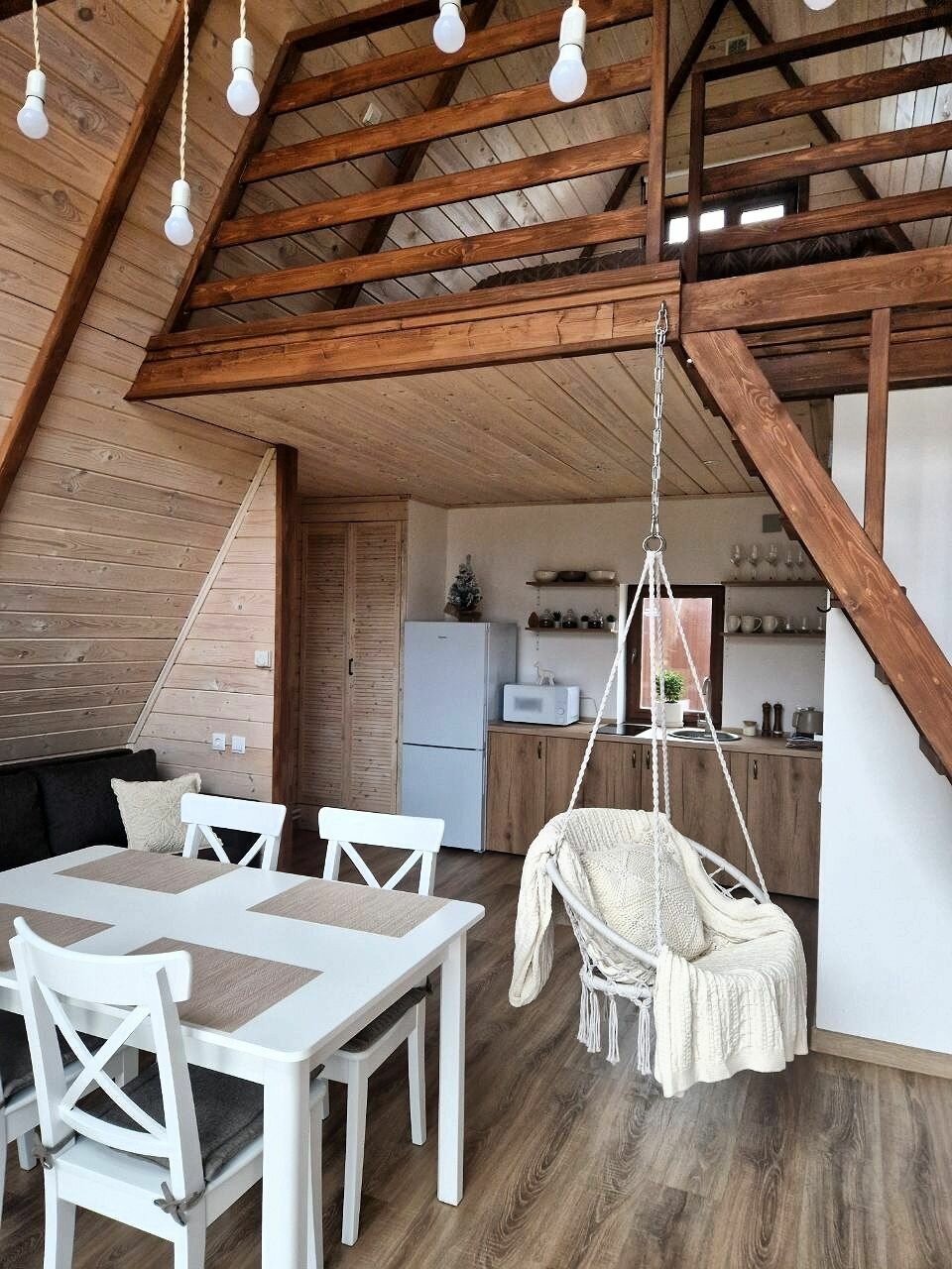 Афрейм №2 с видом на лес и озеро