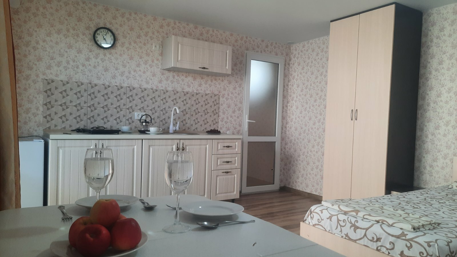 Cемейный номер с собственной ванной комнатой