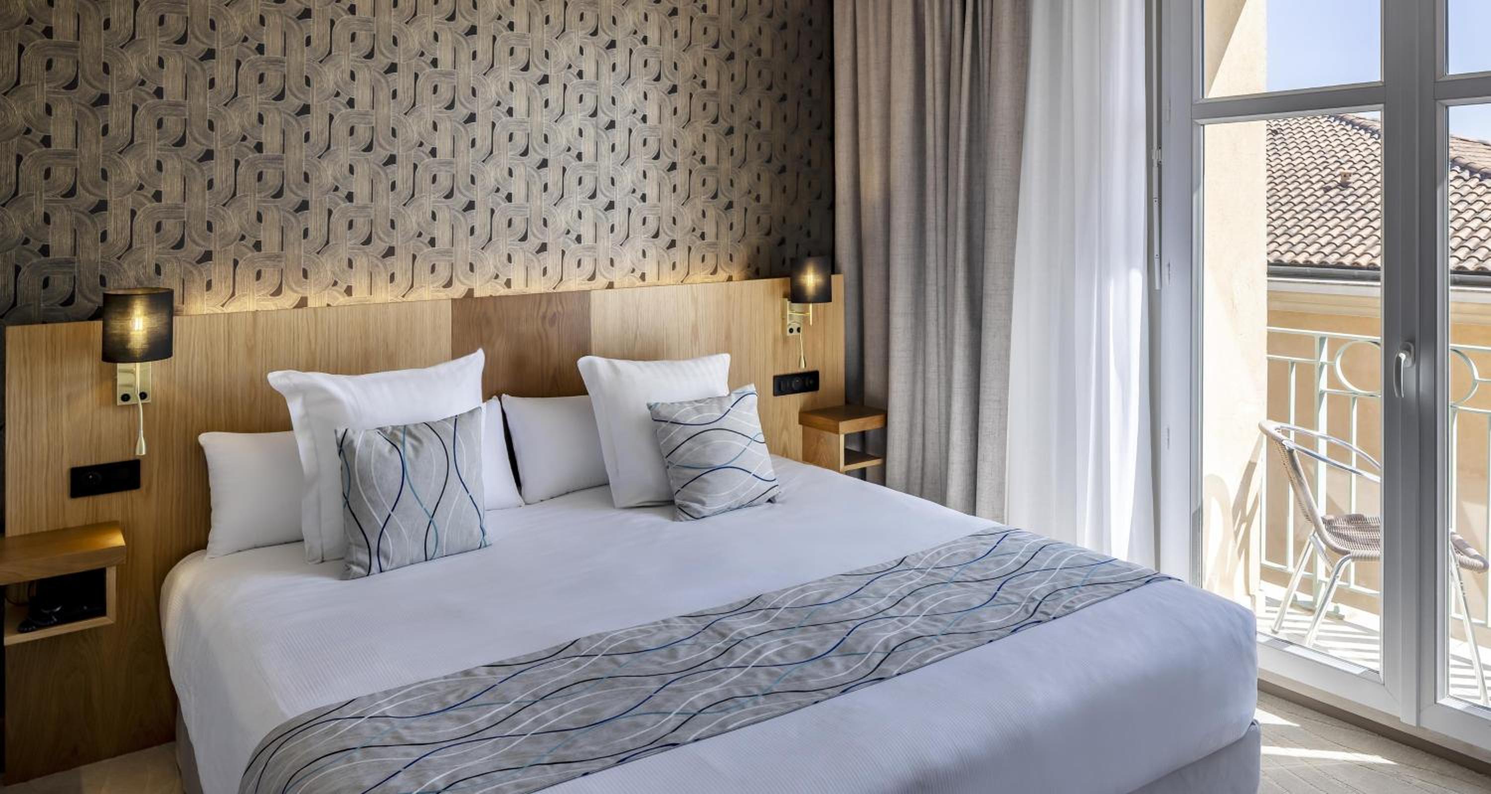 Superior King Room - Non-Smoking