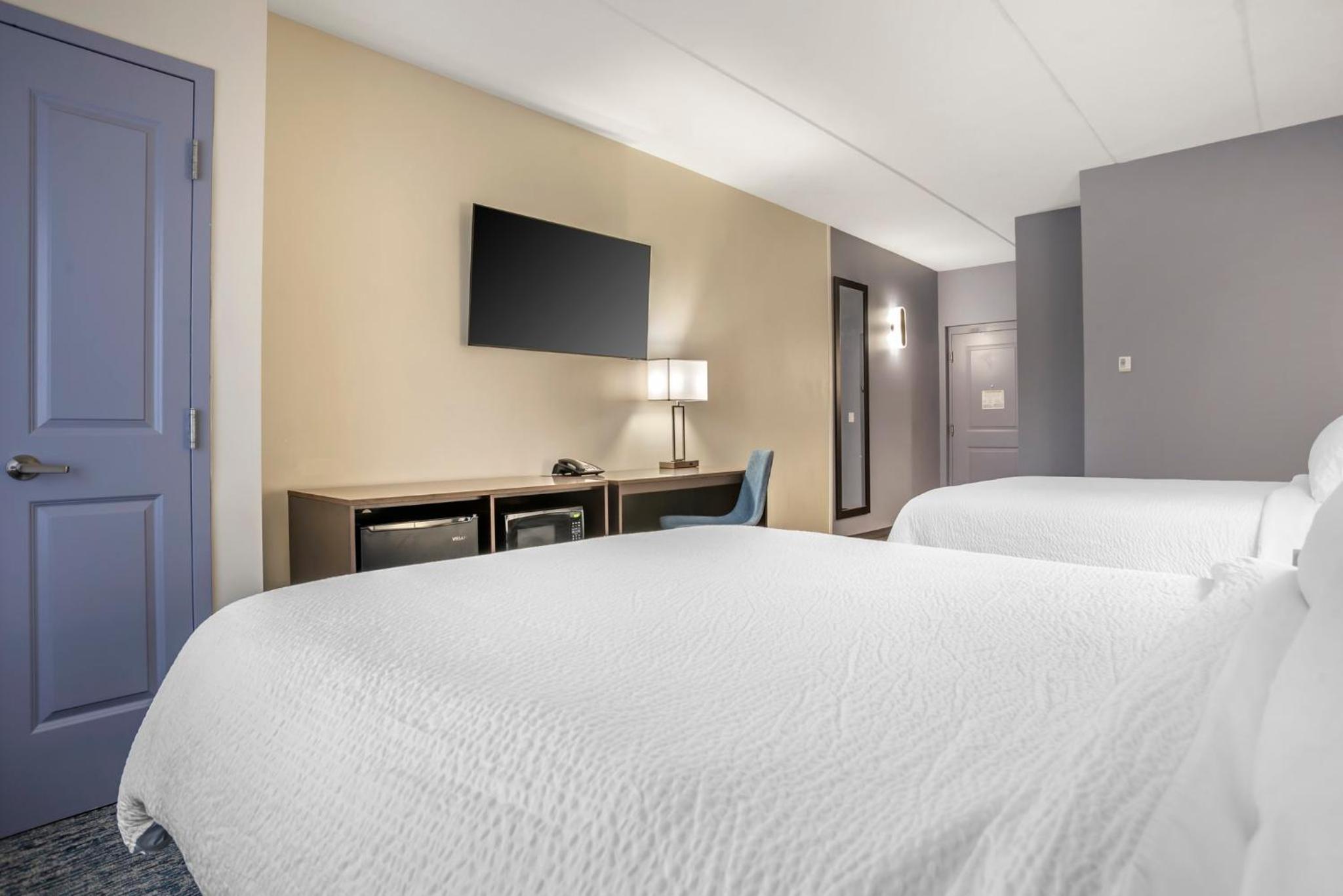 Standard Queen Room with Two Queen Beds - Communications and Mobility Access/Pet Friendly