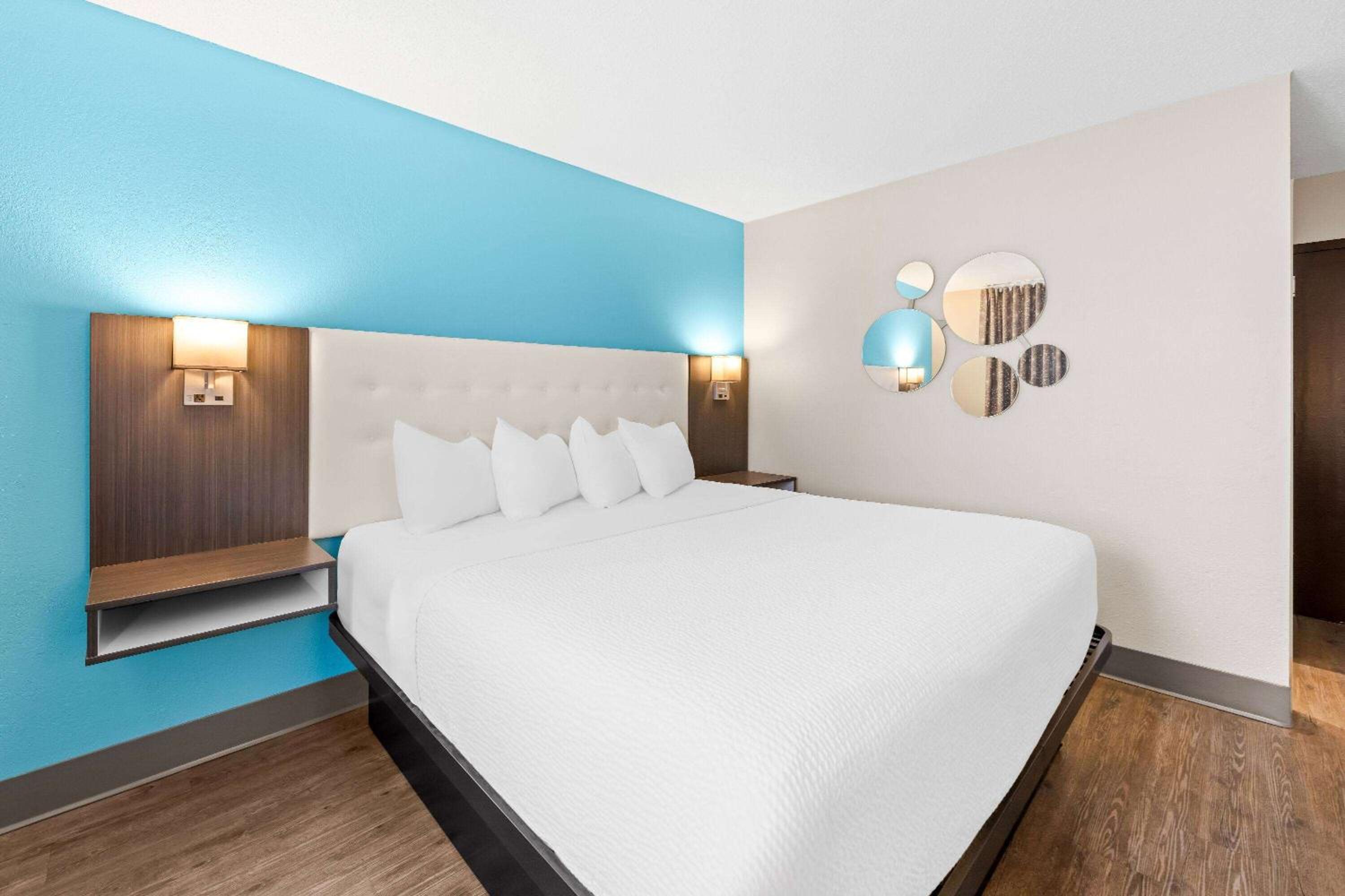 King Room - No Pets/Non-Smoking