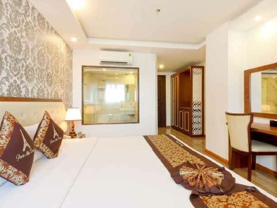 Deluxe City View Double/ Twin