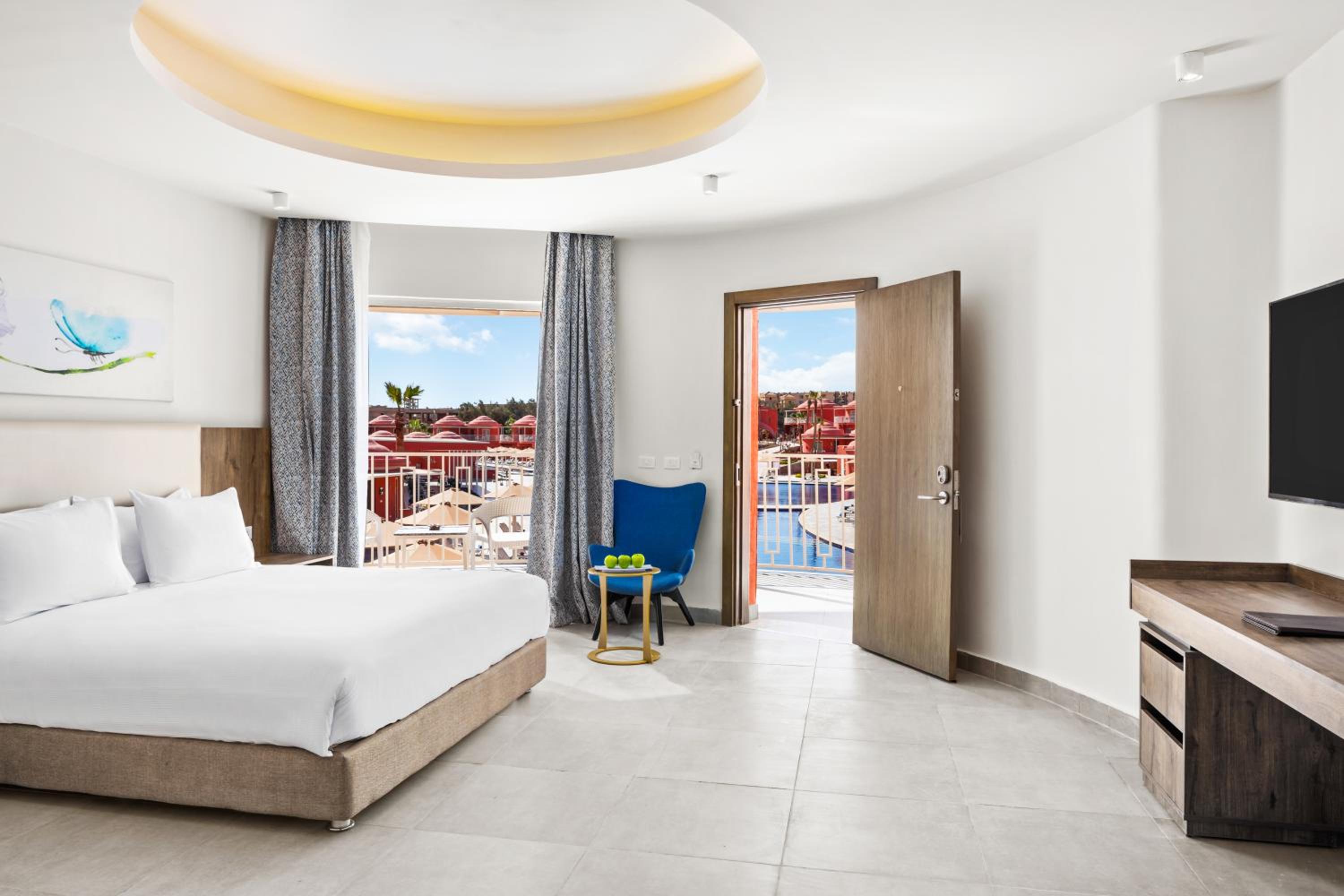 Deluxe Room Pool view