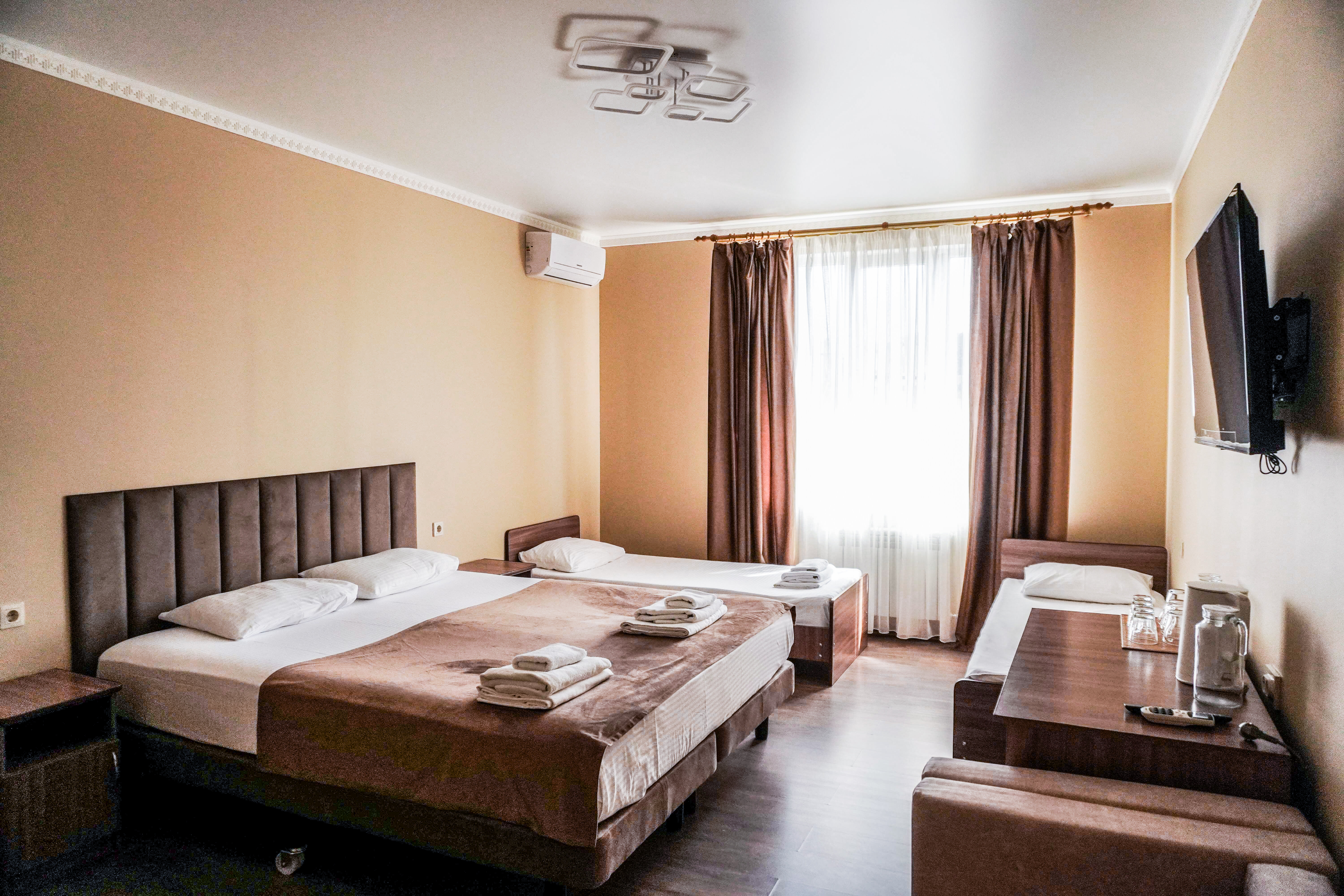 Cемейный номер с собственной ванной комнатой