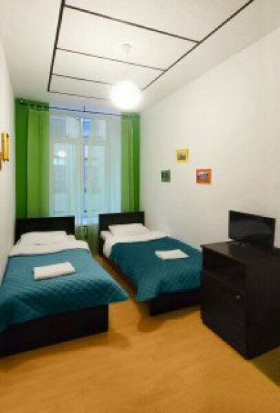 Стандартный номер с 2 односпальными кроватями и диваном