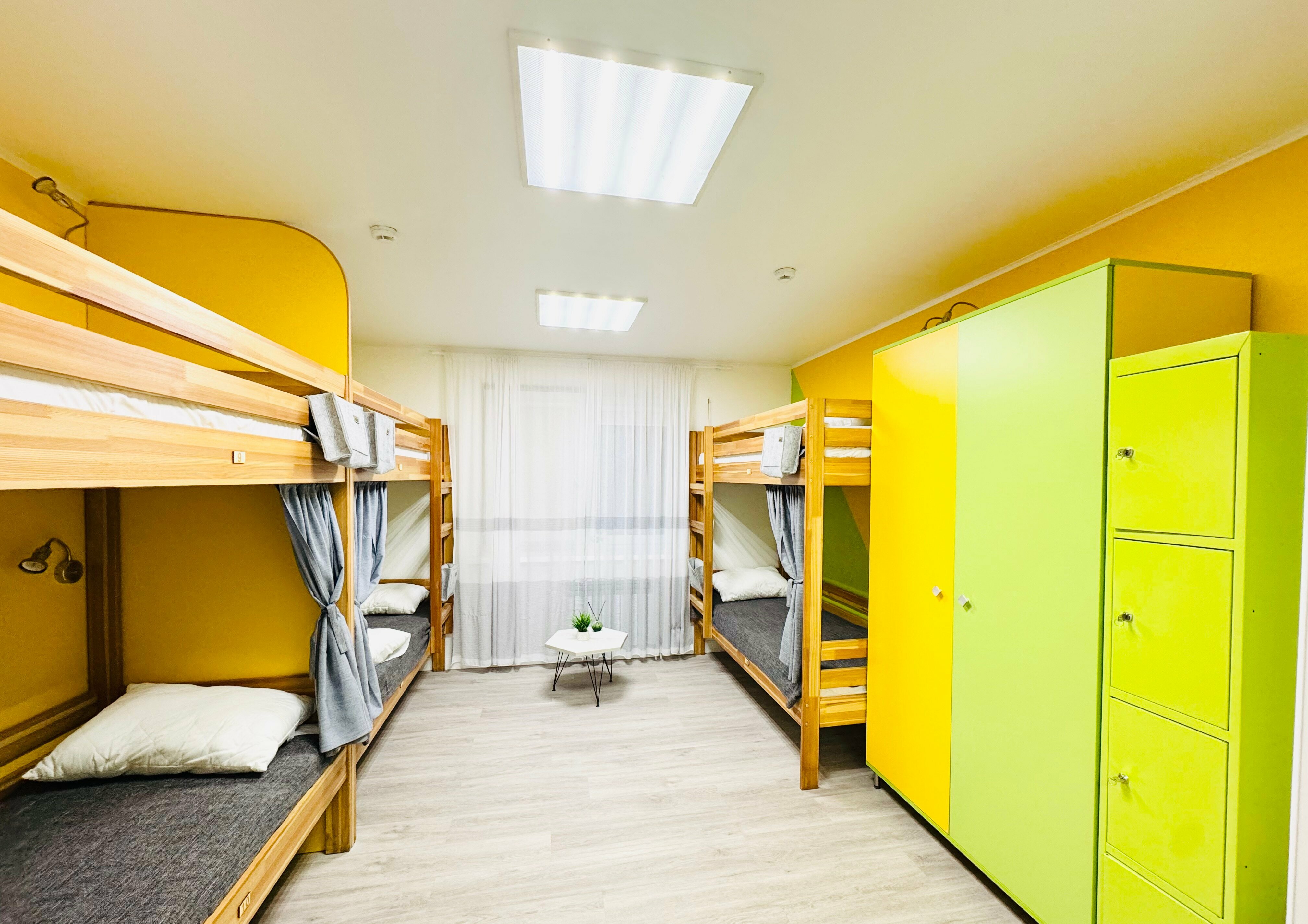 восьми местный номер