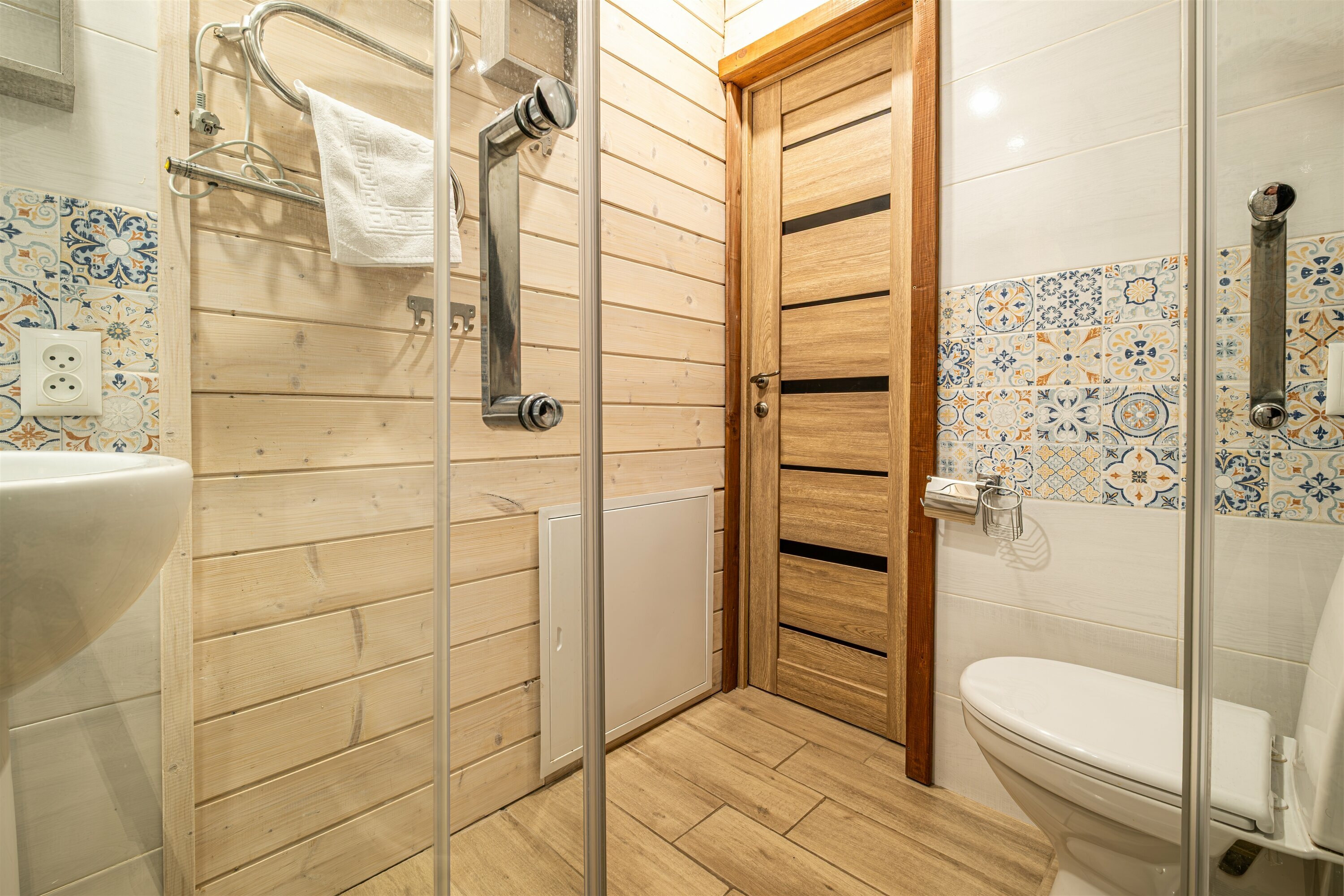 Номер 6 - 6-ти местный