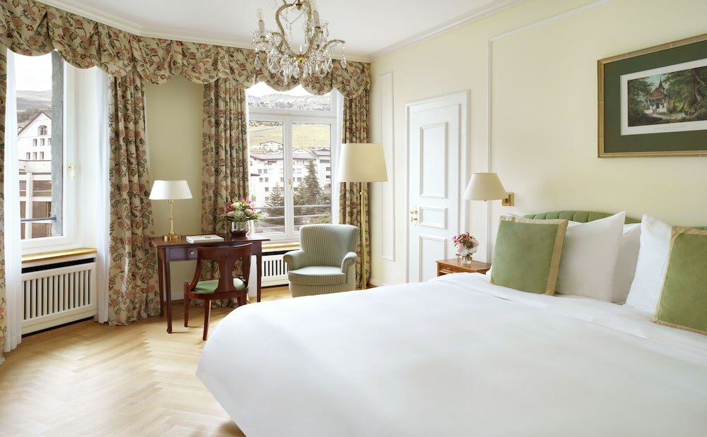 Junior Suite (village side)