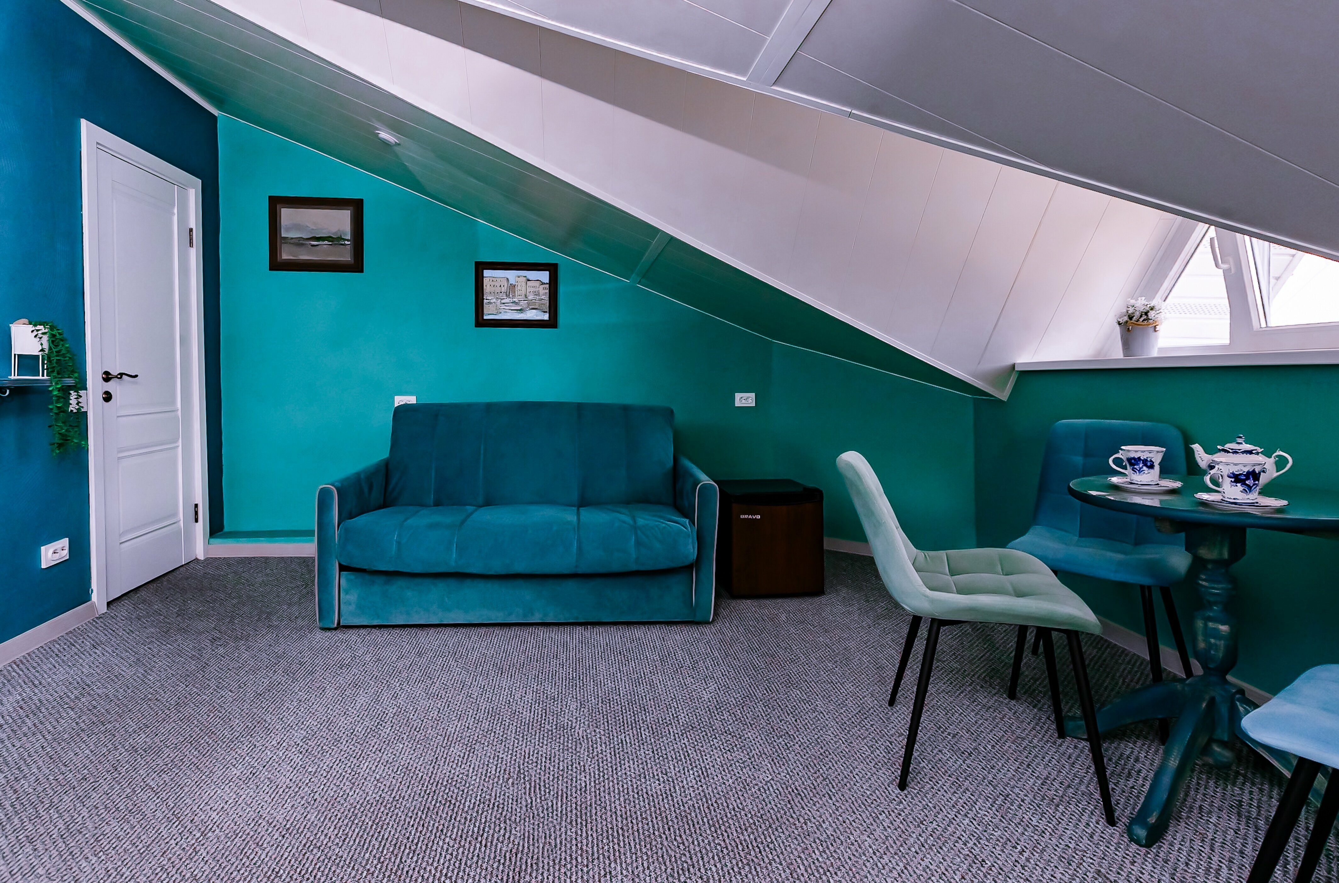 Трехместный однокомнатный номер (мансарда)